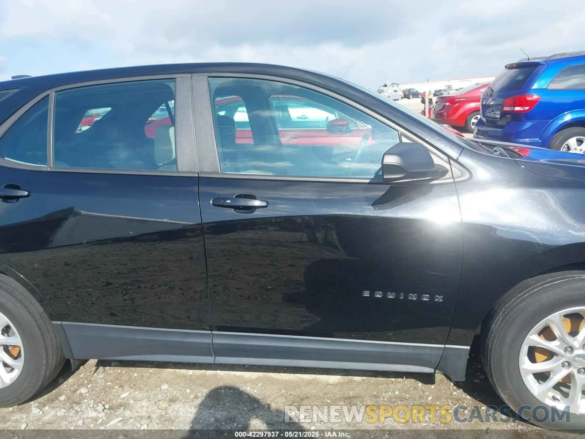 13 fotografías del automóvil dañado 2GNAXSEV3L6272576 CHEVROLET EQUINOX 2020