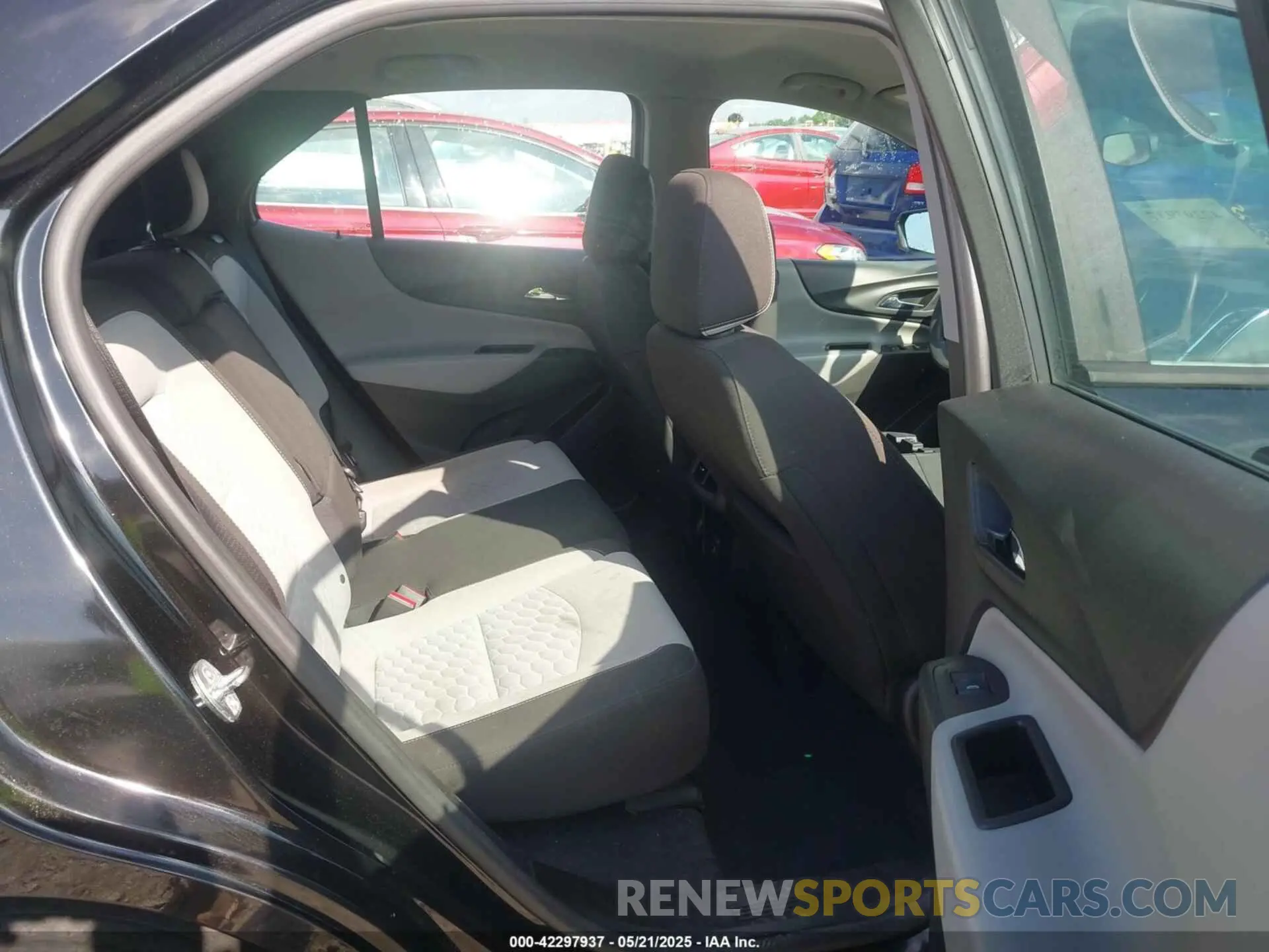 8 fotografías del automóvil dañado 2GNAXSEV3L6272576 CHEVROLET EQUINOX 2020