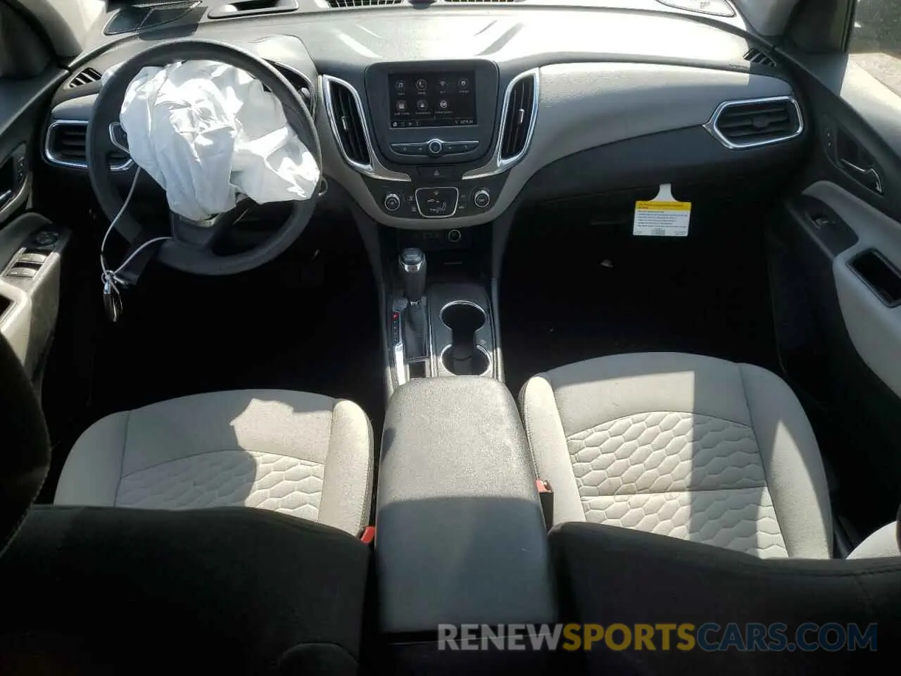 8 fotografías del automóvil dañado 2GNAXSEV5L6106057 CHEVROLET EQUINOX 2020