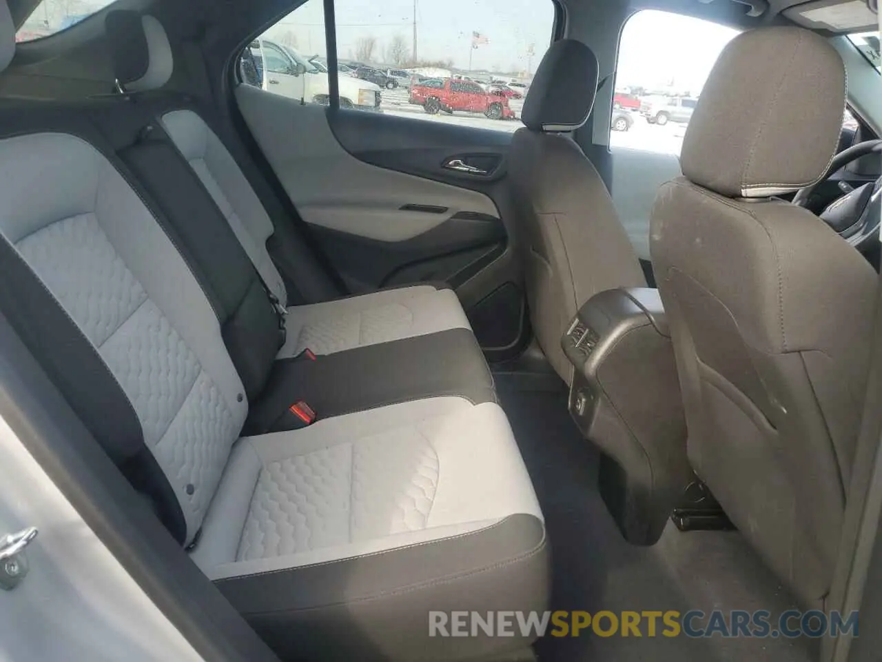 11 fotografías del automóvil dañado 2GNAXSEV6L6141948 CHEVROLET EQUINOX 2020