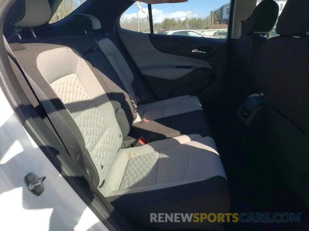 11 fotografías del automóvil dañado 2GNAXSEV6L6158491 CHEVROLET EQUINOX 2020