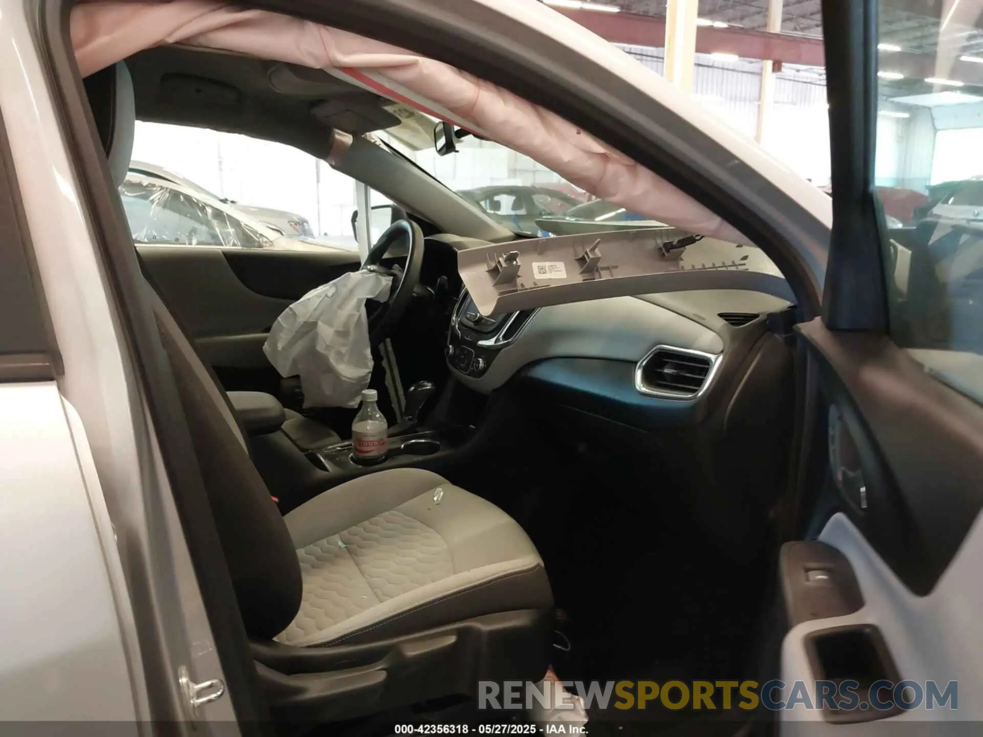 5 fotografías del automóvil dañado 2GNAXSEV6L6177350 CHEVROLET EQUINOX 2020