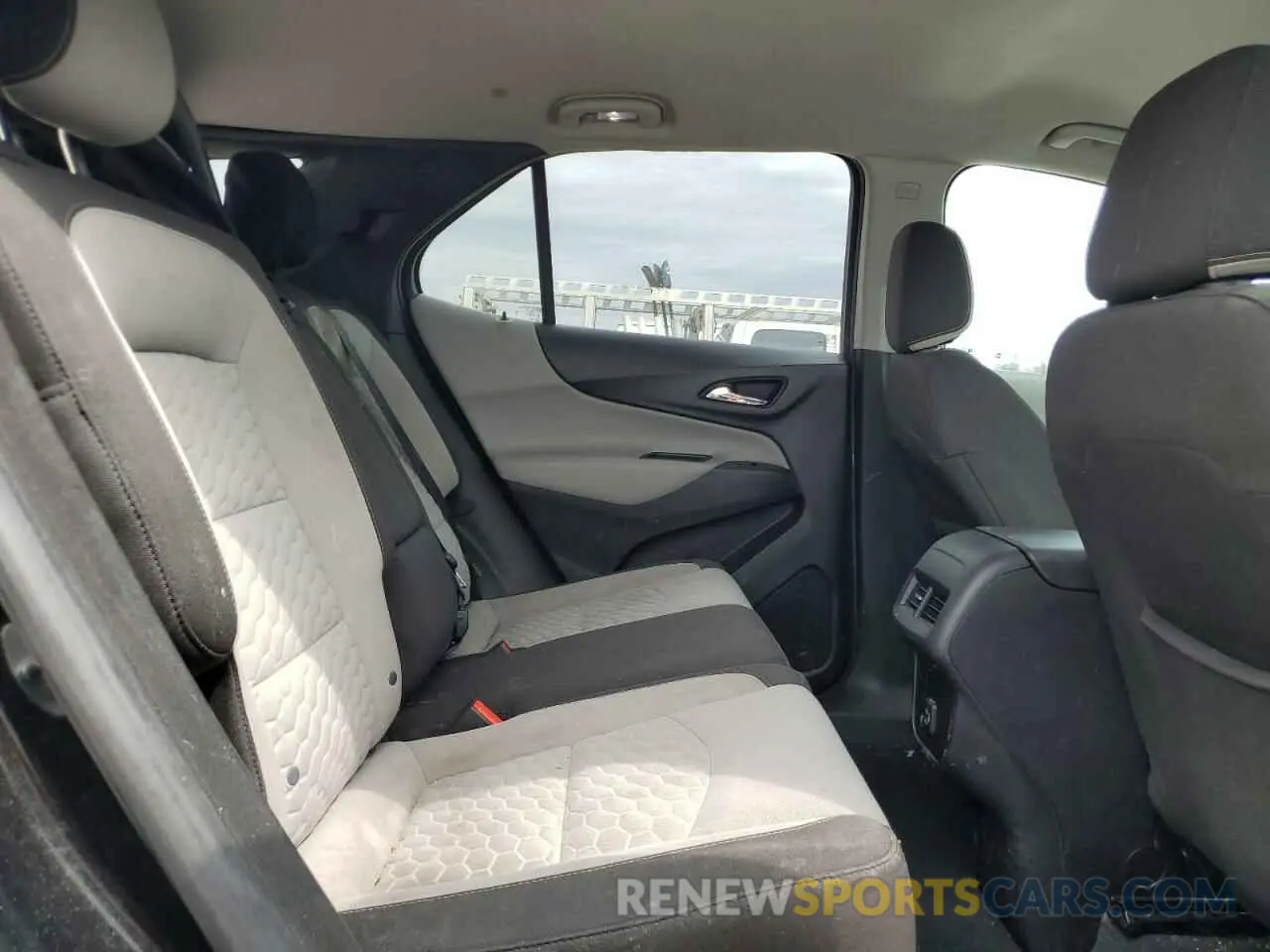 11 fotografías del automóvil dañado 2GNAXSEV7L6121739 CHEVROLET EQUINOX 2020