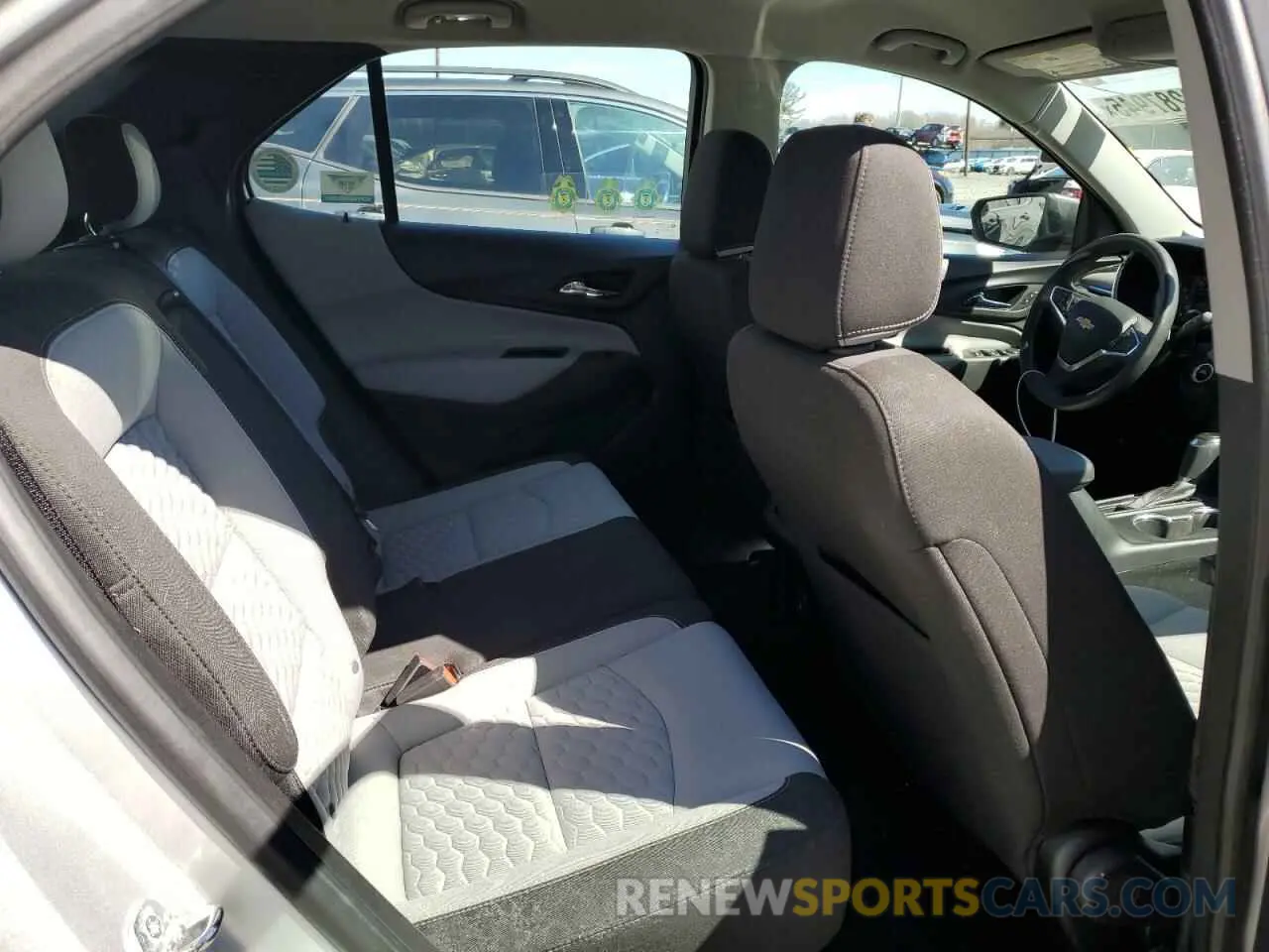 11 fotografías del automóvil dañado 2GNAXSEV7L6125516 CHEVROLET EQUINOX 2020