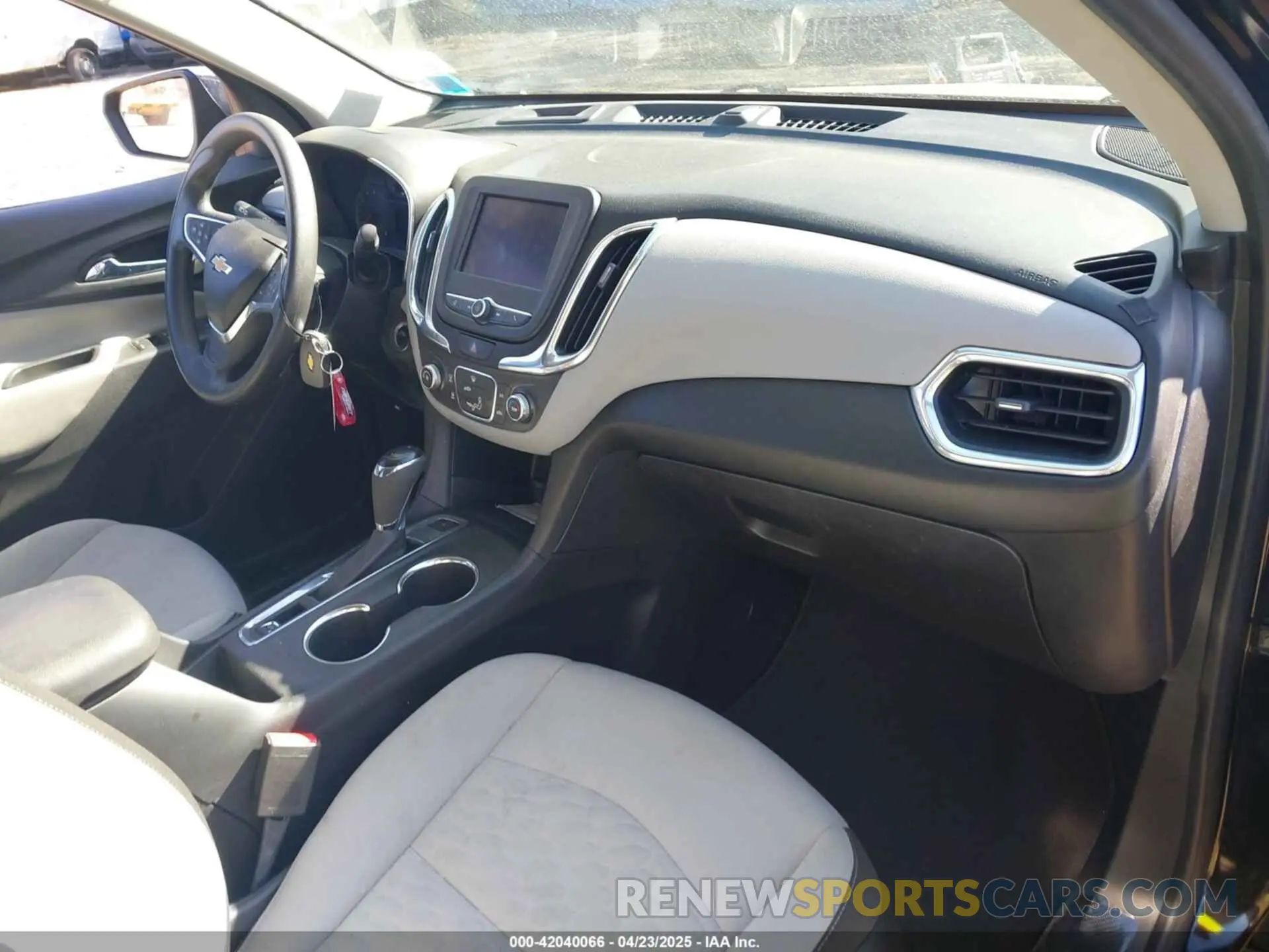 5 fotografías del automóvil dañado 2GNAXSEVXL6266547 CHEVROLET EQUINOX 2020