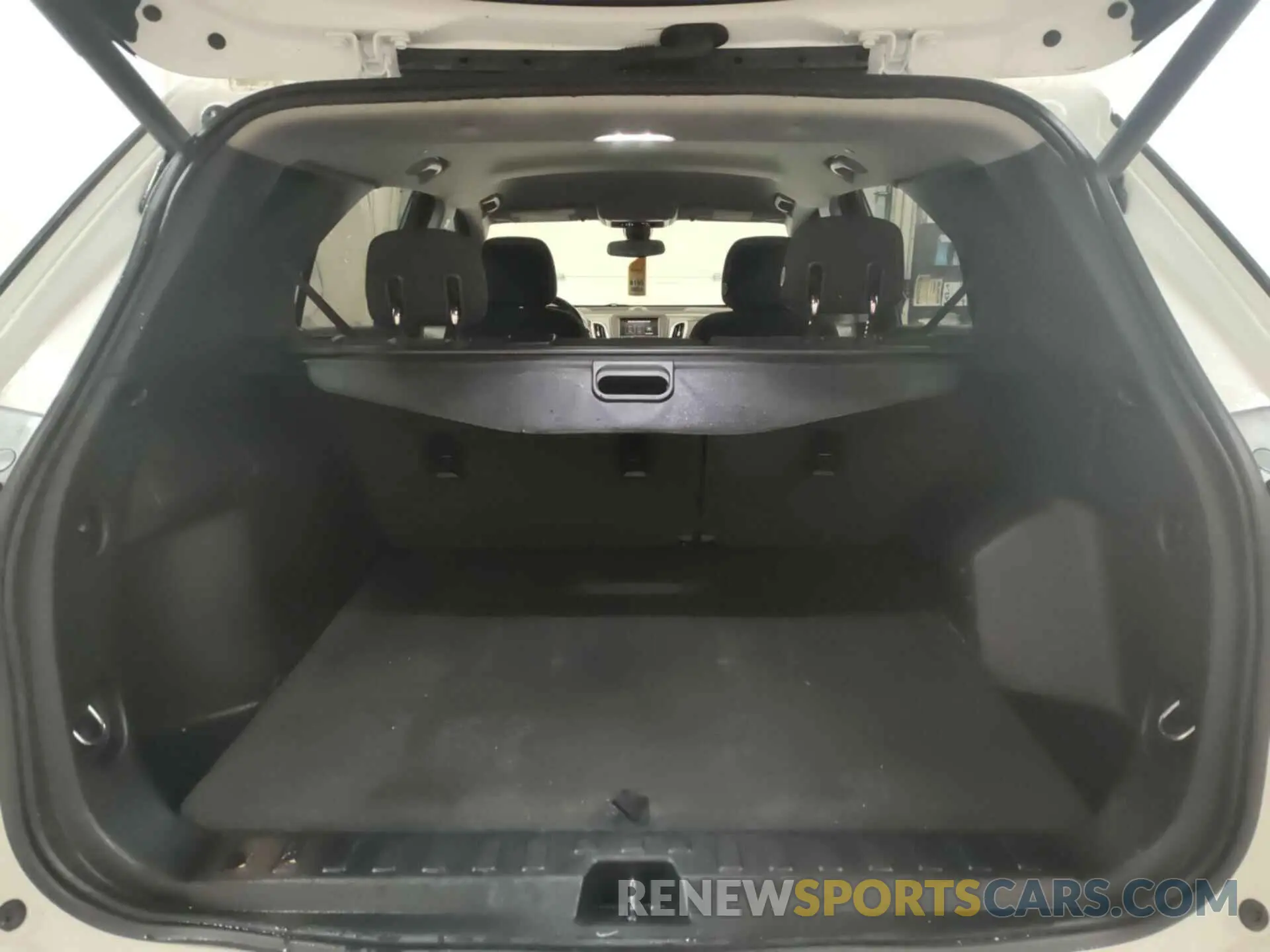14 fotografías del automóvil dañado 2GNAXTEV0L6247480 CHEVROLET EQUINOX 2020