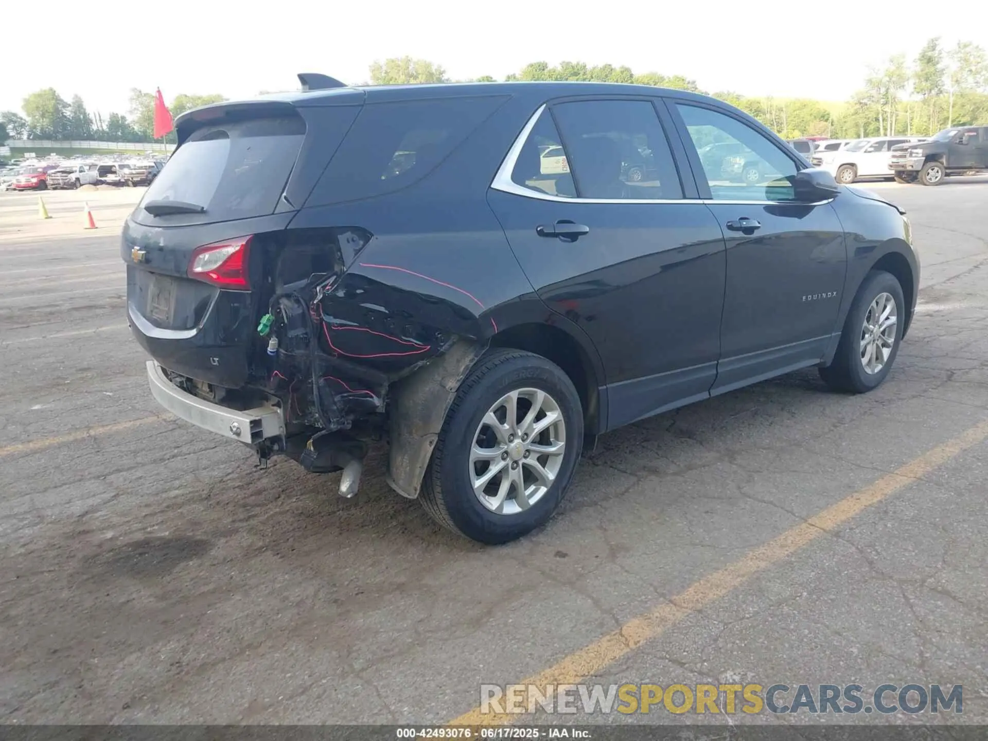 4 fotografías del automóvil dañado 2GNAXTEV0L6282990 CHEVROLET EQUINOX 2020