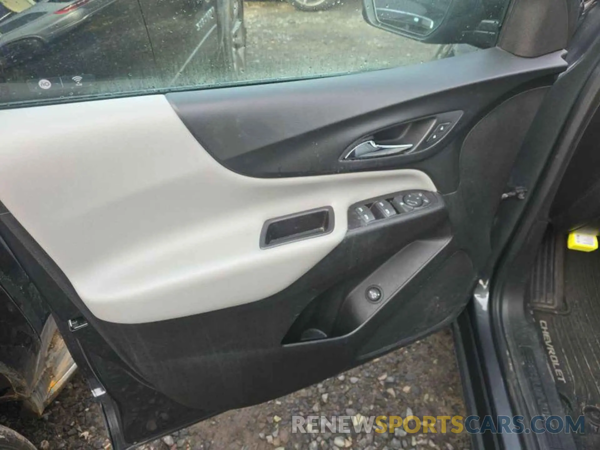 3 fotografías del automóvil dañado 2GNAXTEV1L6169758 CHEVROLET EQUINOX 2020