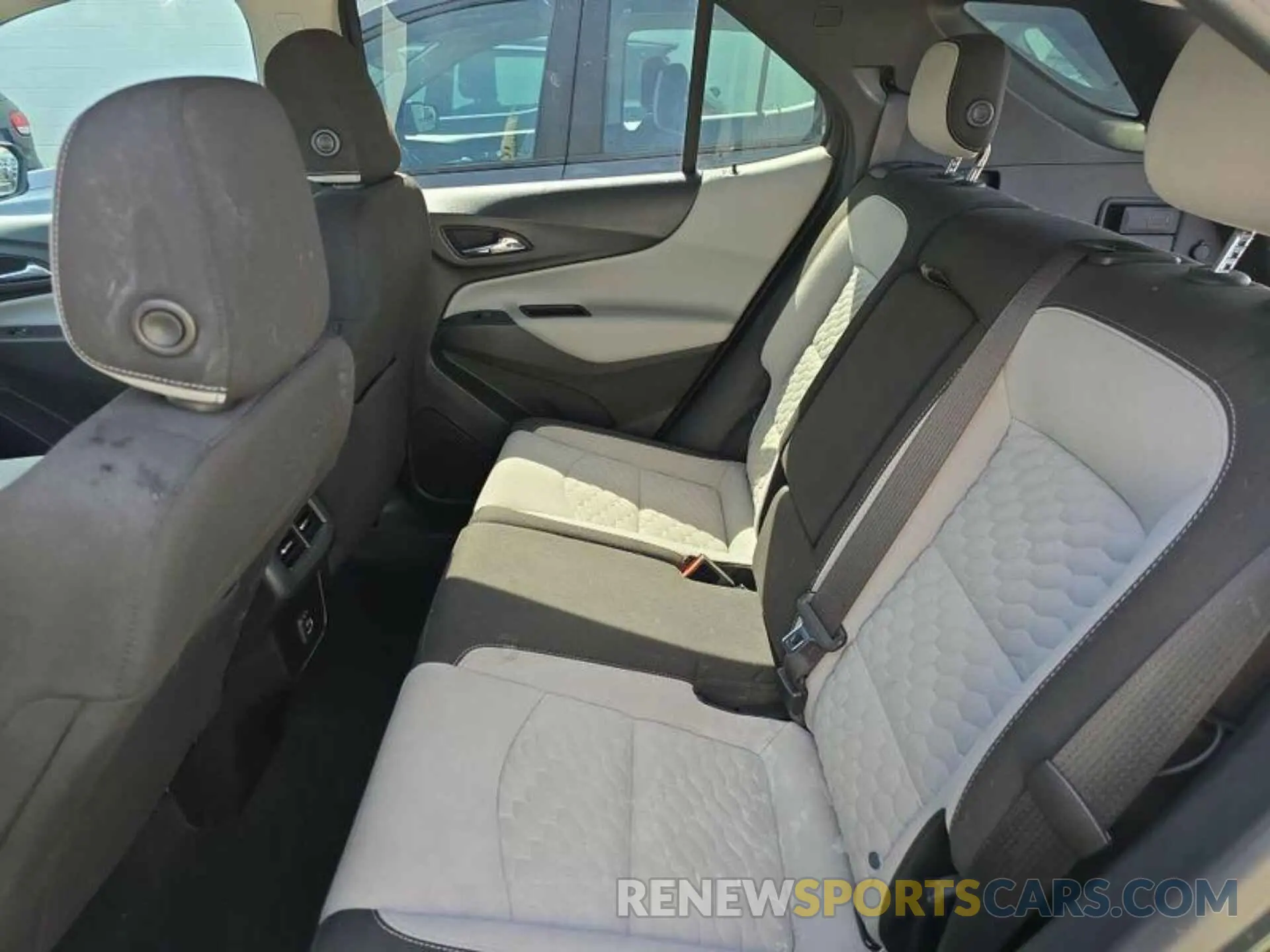 6 fotografías del automóvil dañado 2GNAXTEV1L6169758 CHEVROLET EQUINOX 2020