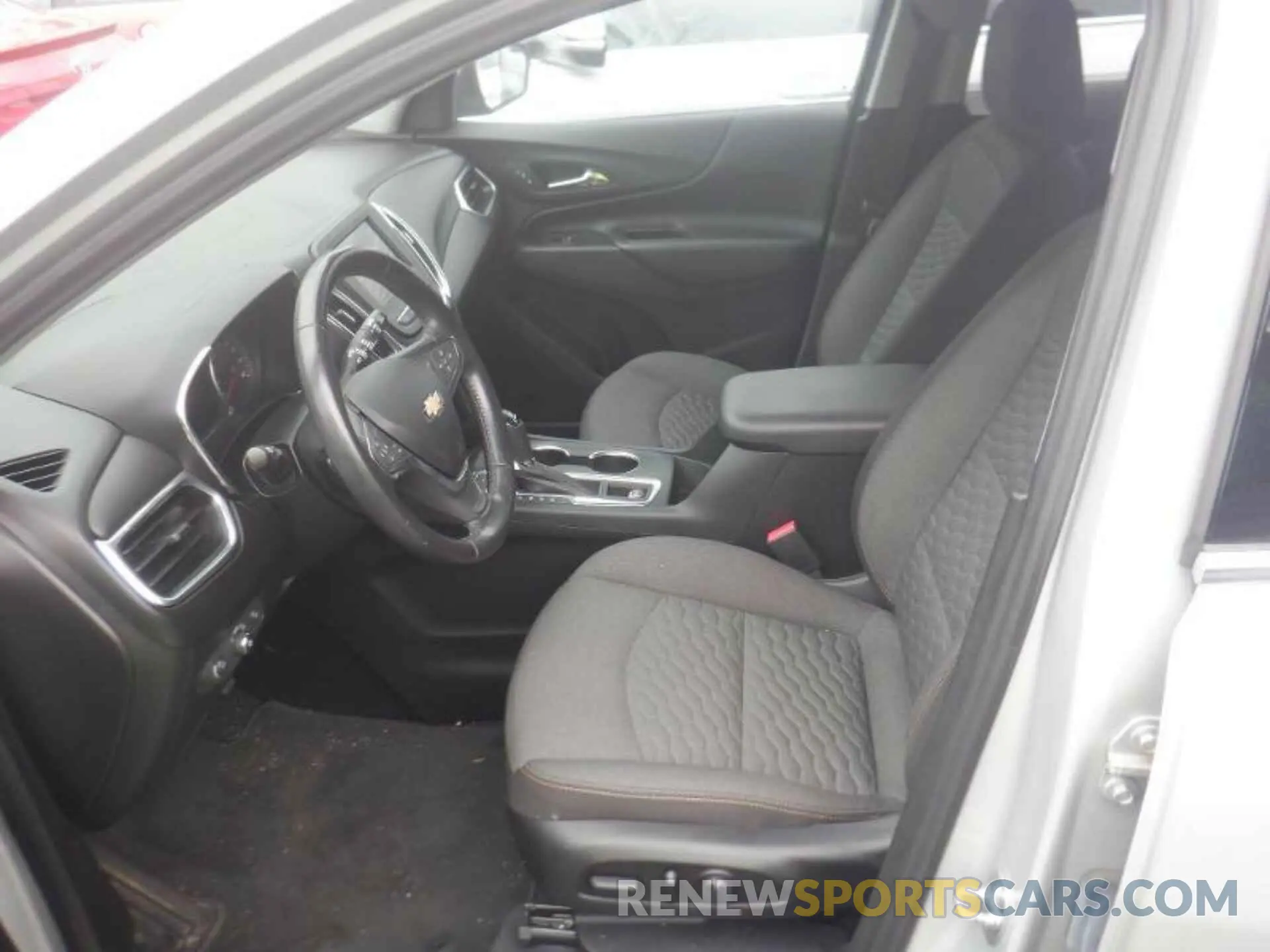 3 fotografías del automóvil dañado 2GNAXTEV2L6156436 CHEVROLET EQUINOX 2020