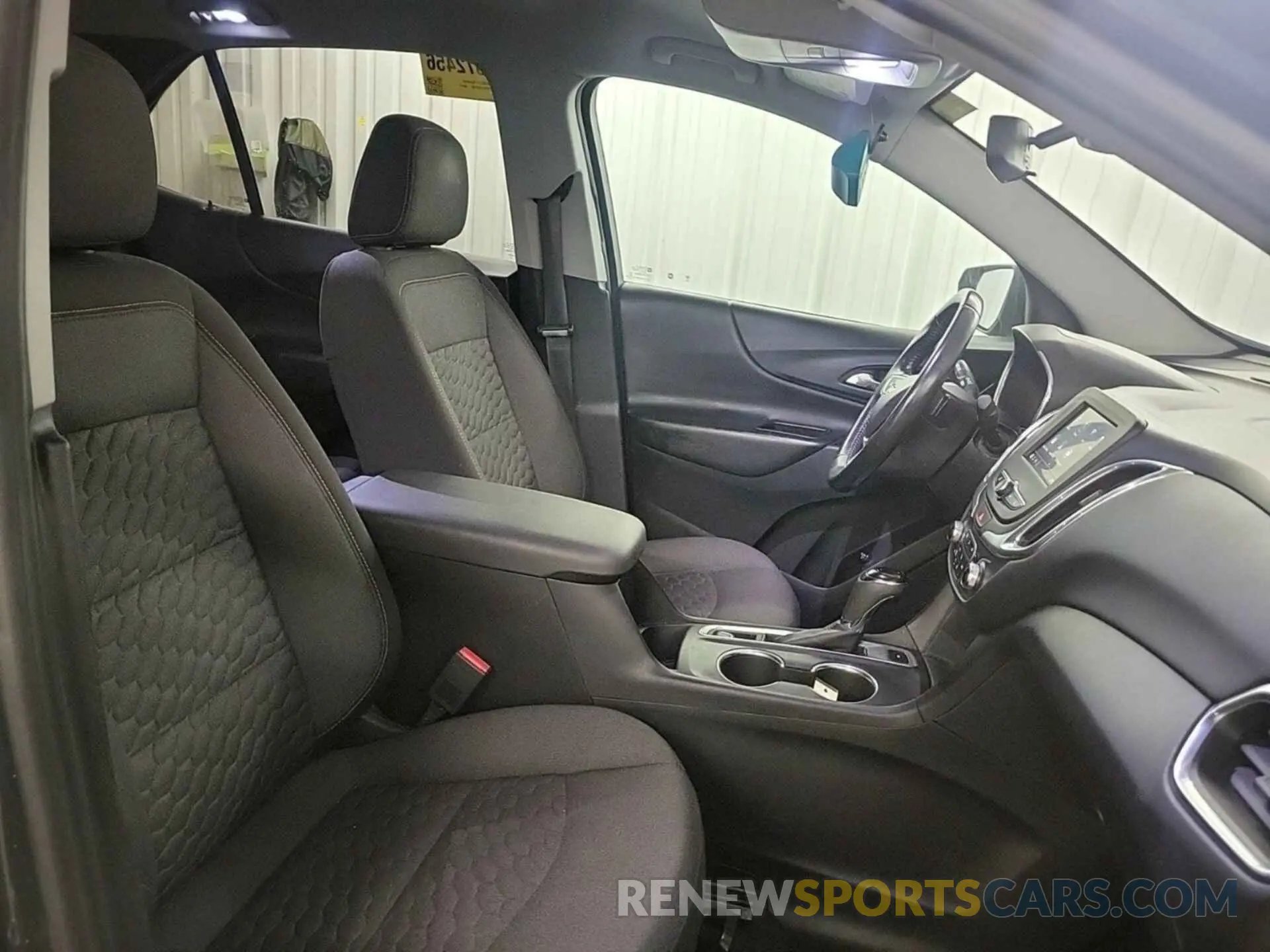 36 fotografías del automóvil dañado 2GNAXTEV2L6262790 CHEVROLET EQUINOX 2020