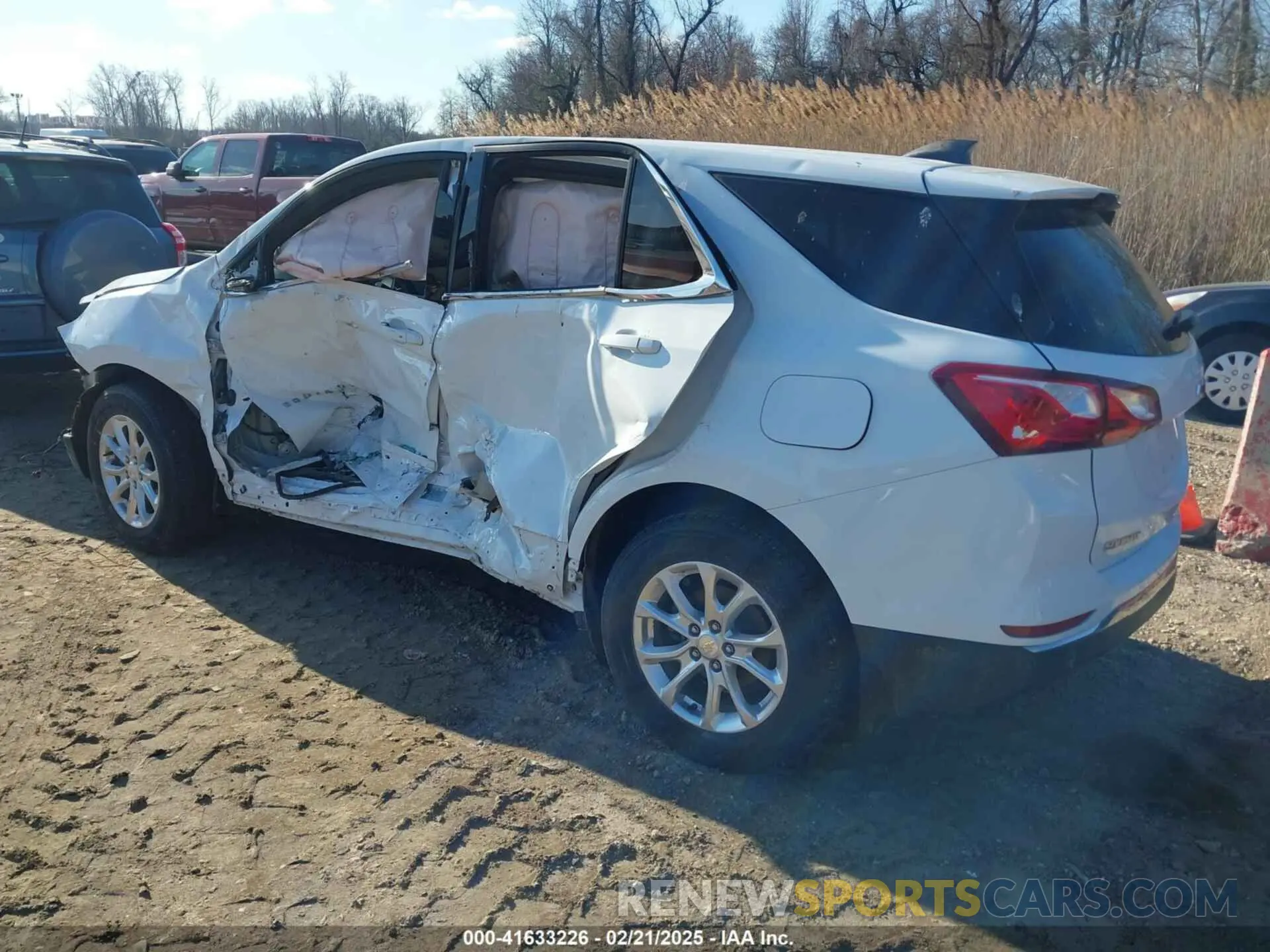 3 fotografías del automóvil dañado 2GNAXTEV3L6125390 CHEVROLET EQUINOX 2020
