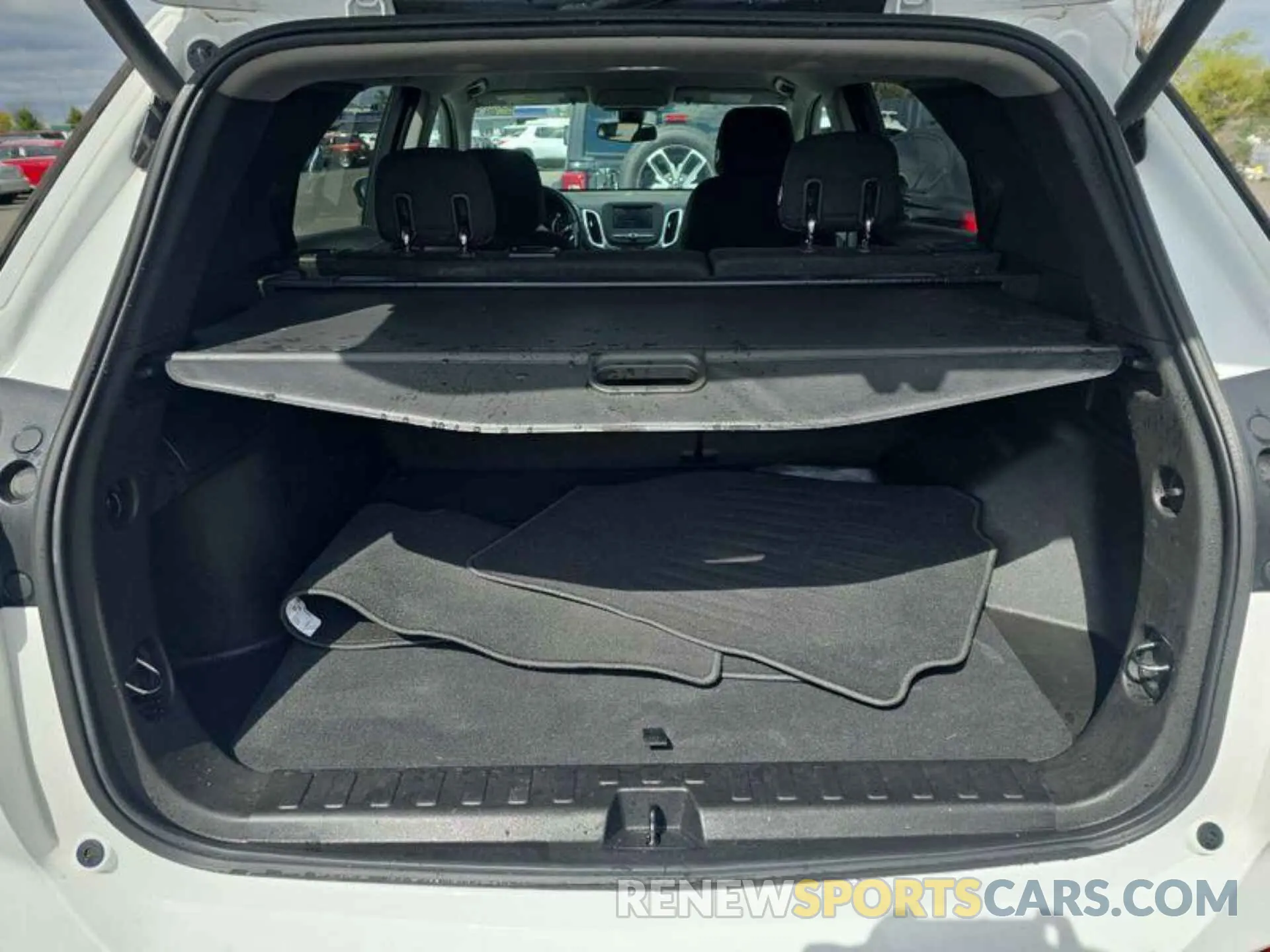 17 fotografías del automóvil dañado 2GNAXTEV3L6233721 CHEVROLET EQUINOX 2020