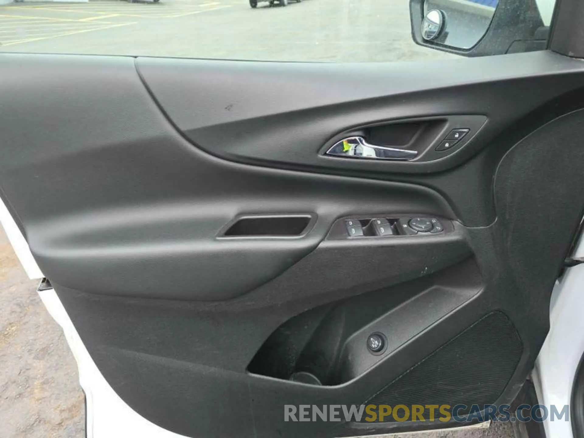 2 fotografías del automóvil dañado 2GNAXTEV3L6233721 CHEVROLET EQUINOX 2020