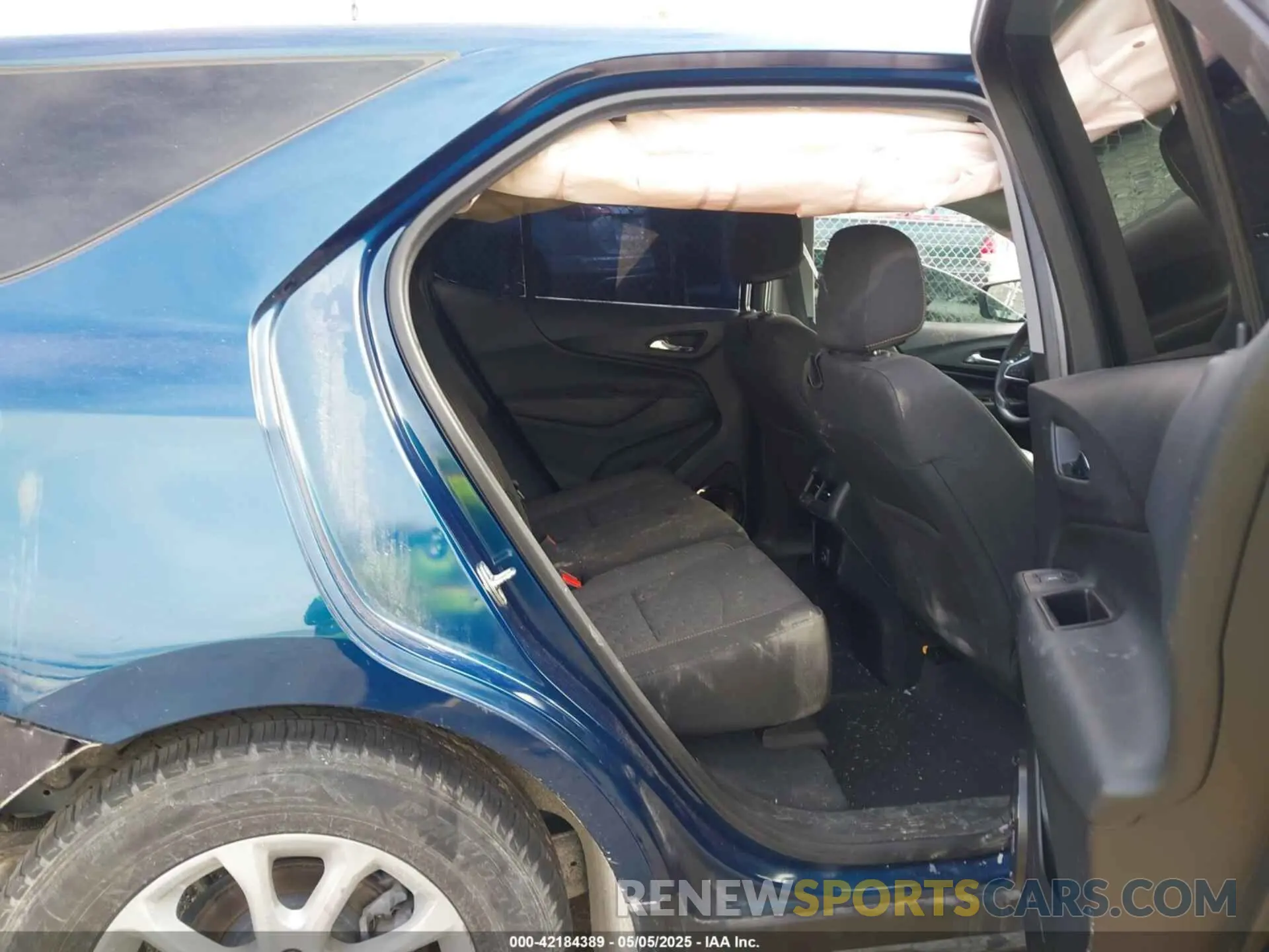 8 fotografías del automóvil dañado 2GNAXTEV4L6172959 CHEVROLET EQUINOX 2020
