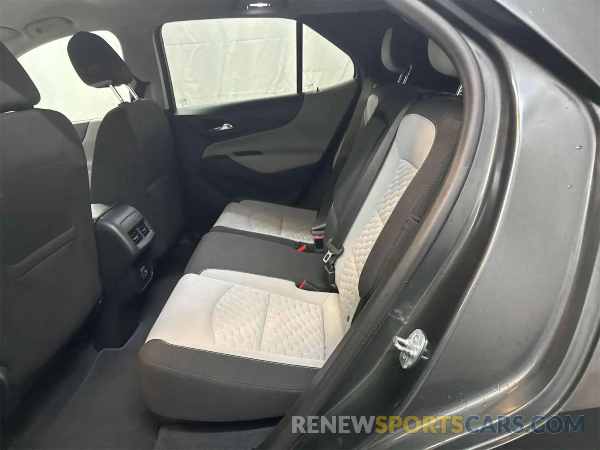 27 fotografías del automóvil dañado 2GNAXTEV4L6233100 CHEVROLET EQUINOX 2020