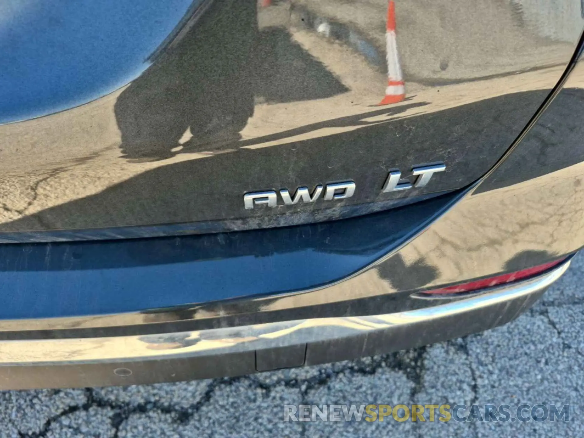 2 fotografías del automóvil dañado 2GNAXTEV6L6233356 CHEVROLET EQUINOX 2020