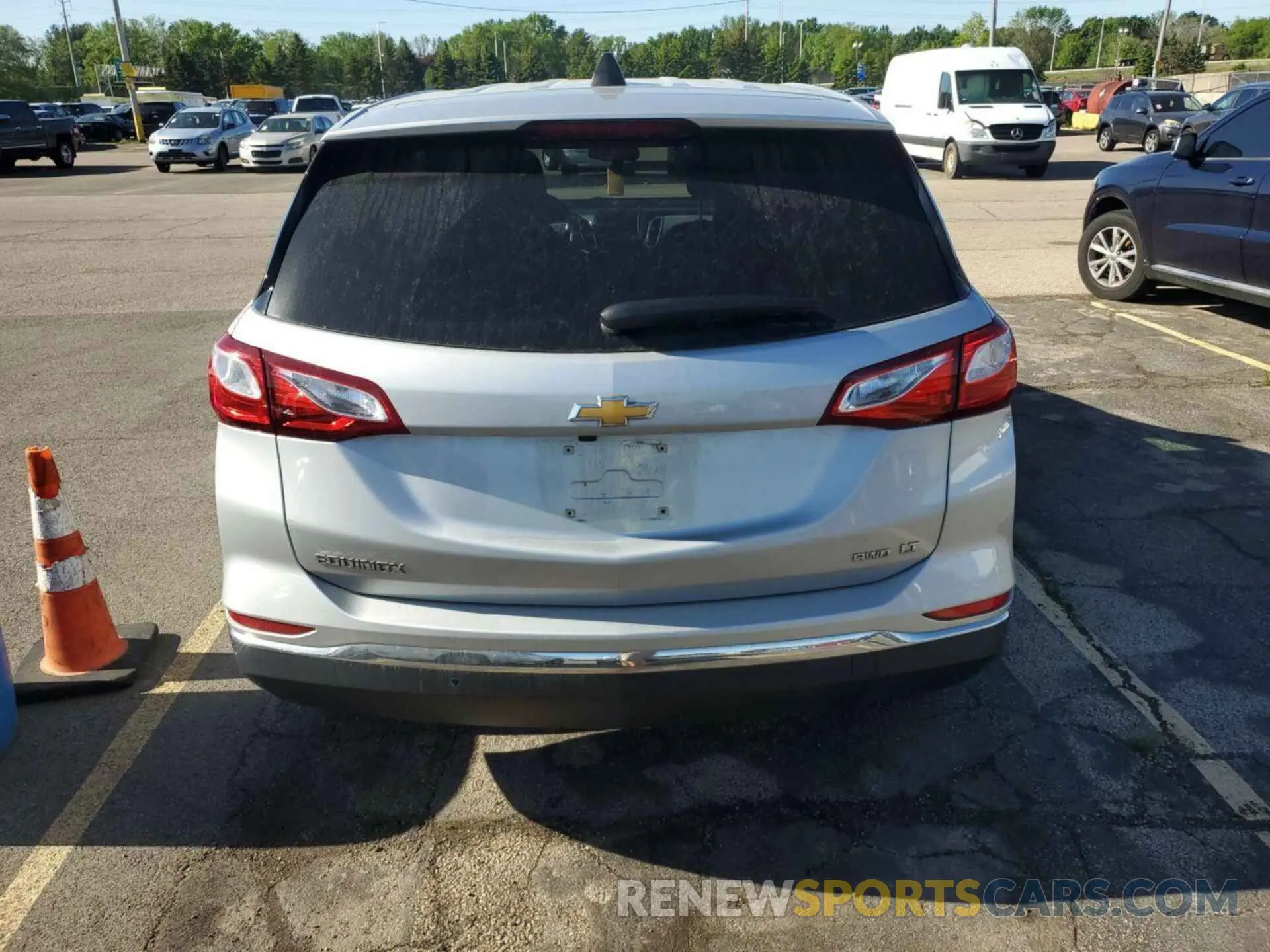 17 fotografías del automóvil dañado 2GNAXTEV7L6176665 CHEVROLET EQUINOX 2020