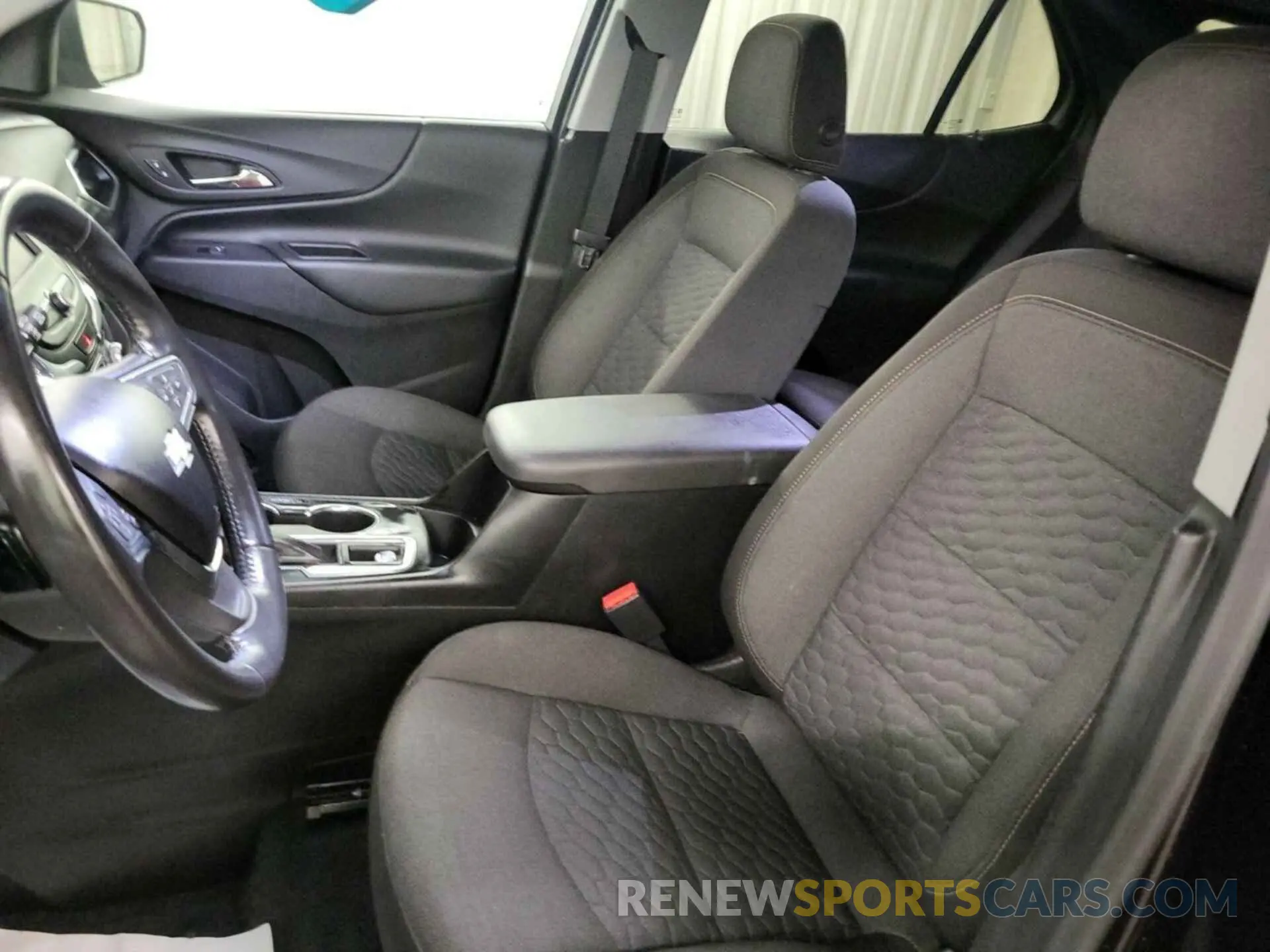 15 fotografías del automóvil dañado 2GNAXTEV8L6153041 CHEVROLET EQUINOX 2020