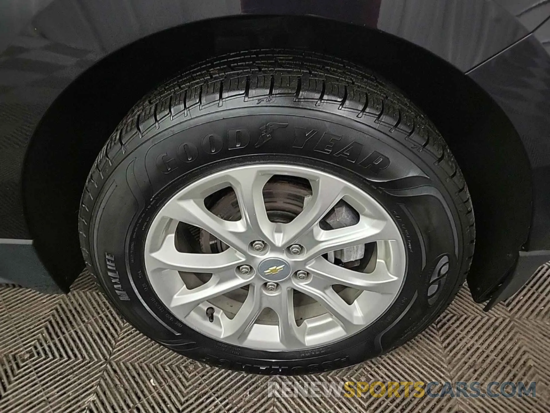 8 fotografías del automóvil dañado 2GNAXTEV8L6153041 CHEVROLET EQUINOX 2020