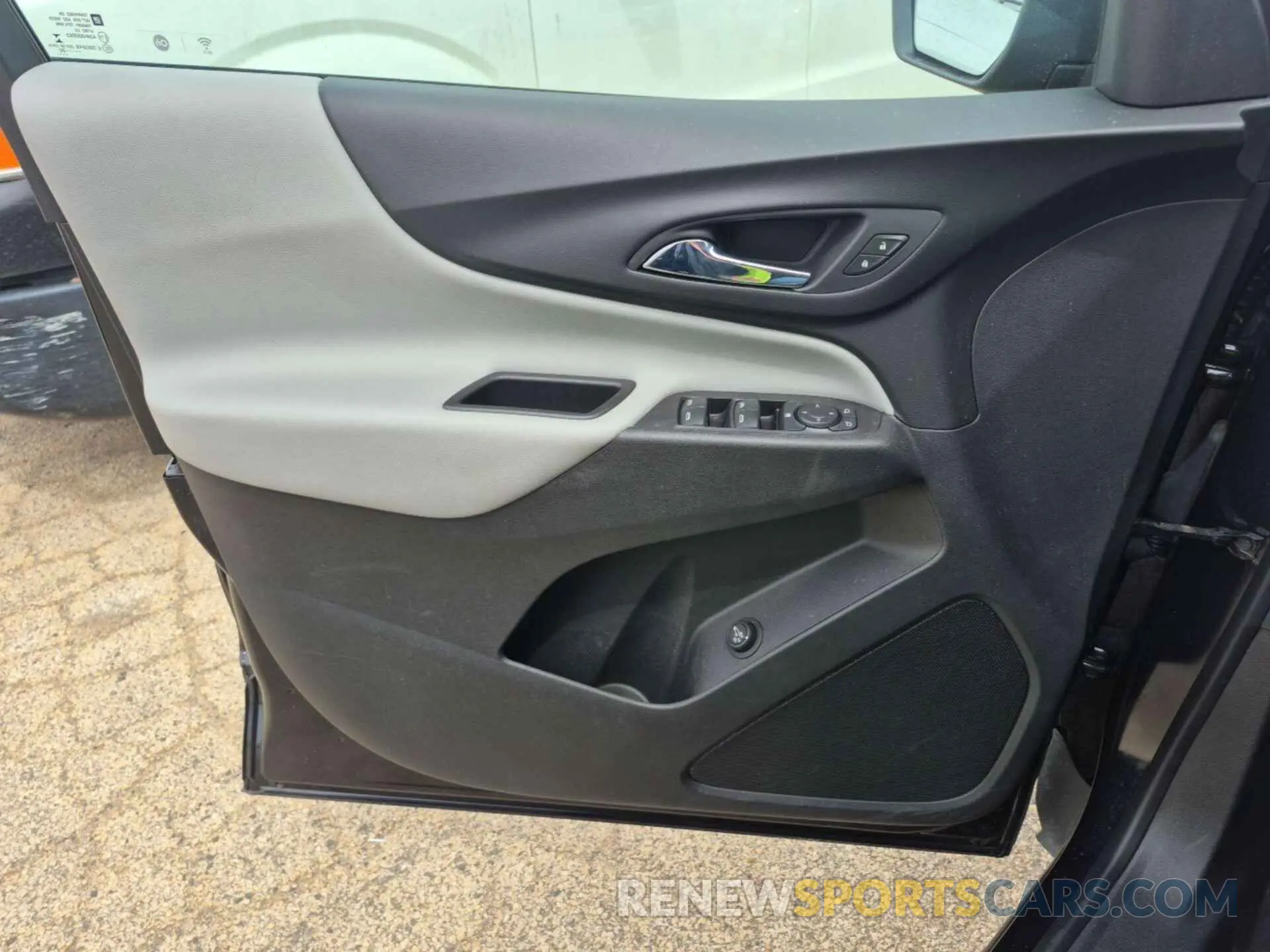 13 fotografías del automóvil dañado 2GNAXTEV8L6233231 CHEVROLET EQUINOX 2020