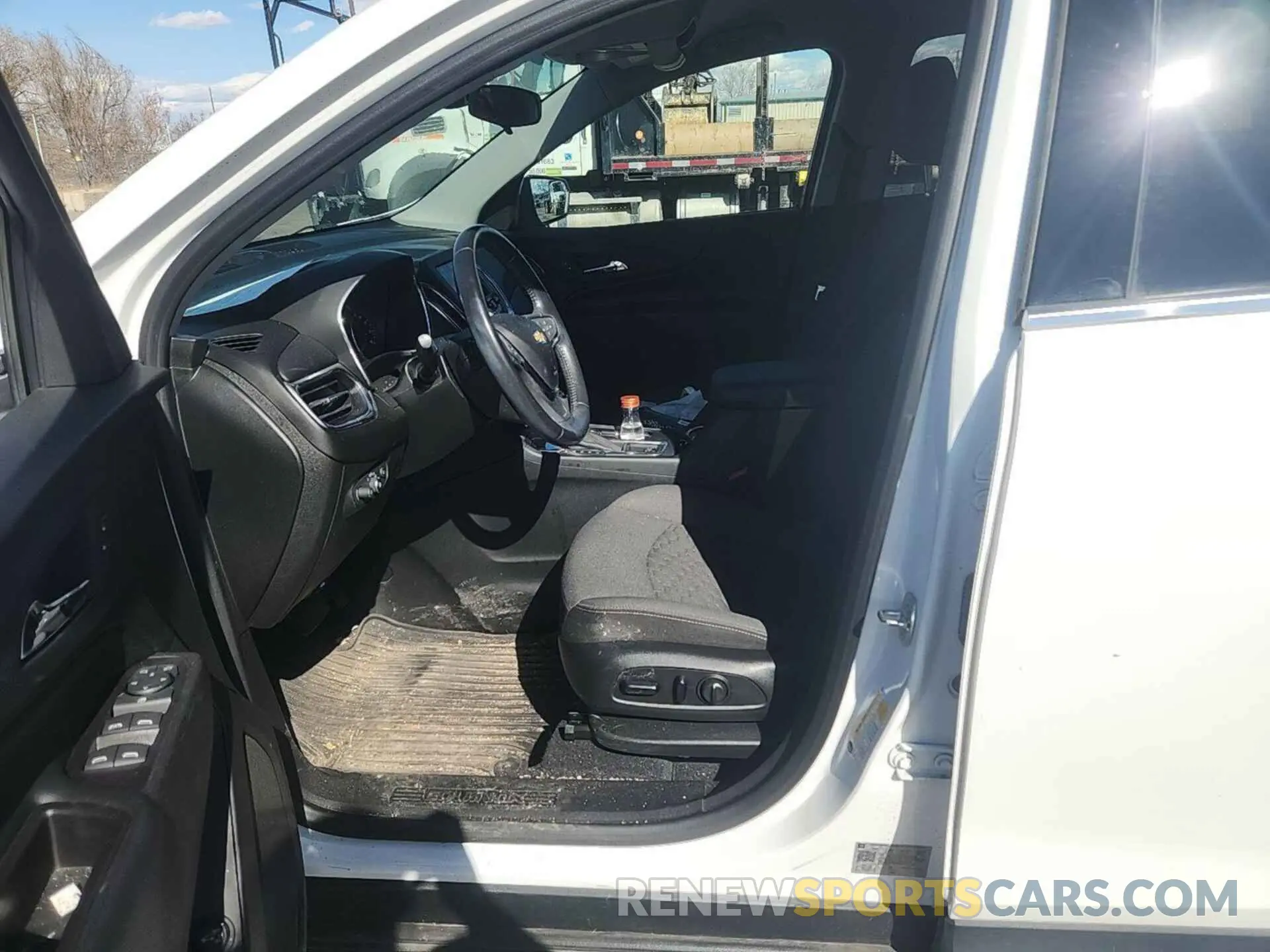 11 fotografías del automóvil dañado 2GNAXTEV9L6235330 CHEVROLET EQUINOX 2020