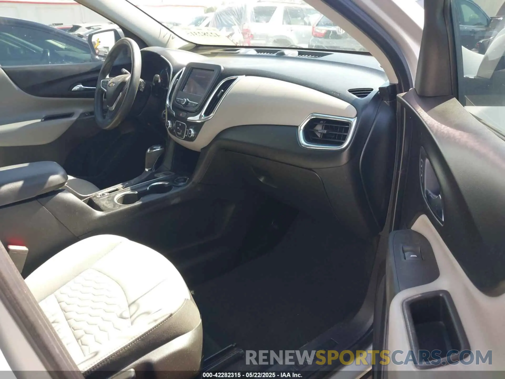5 fotografías del automóvil dañado 2GNAXTEVXL6171668 CHEVROLET EQUINOX 2020