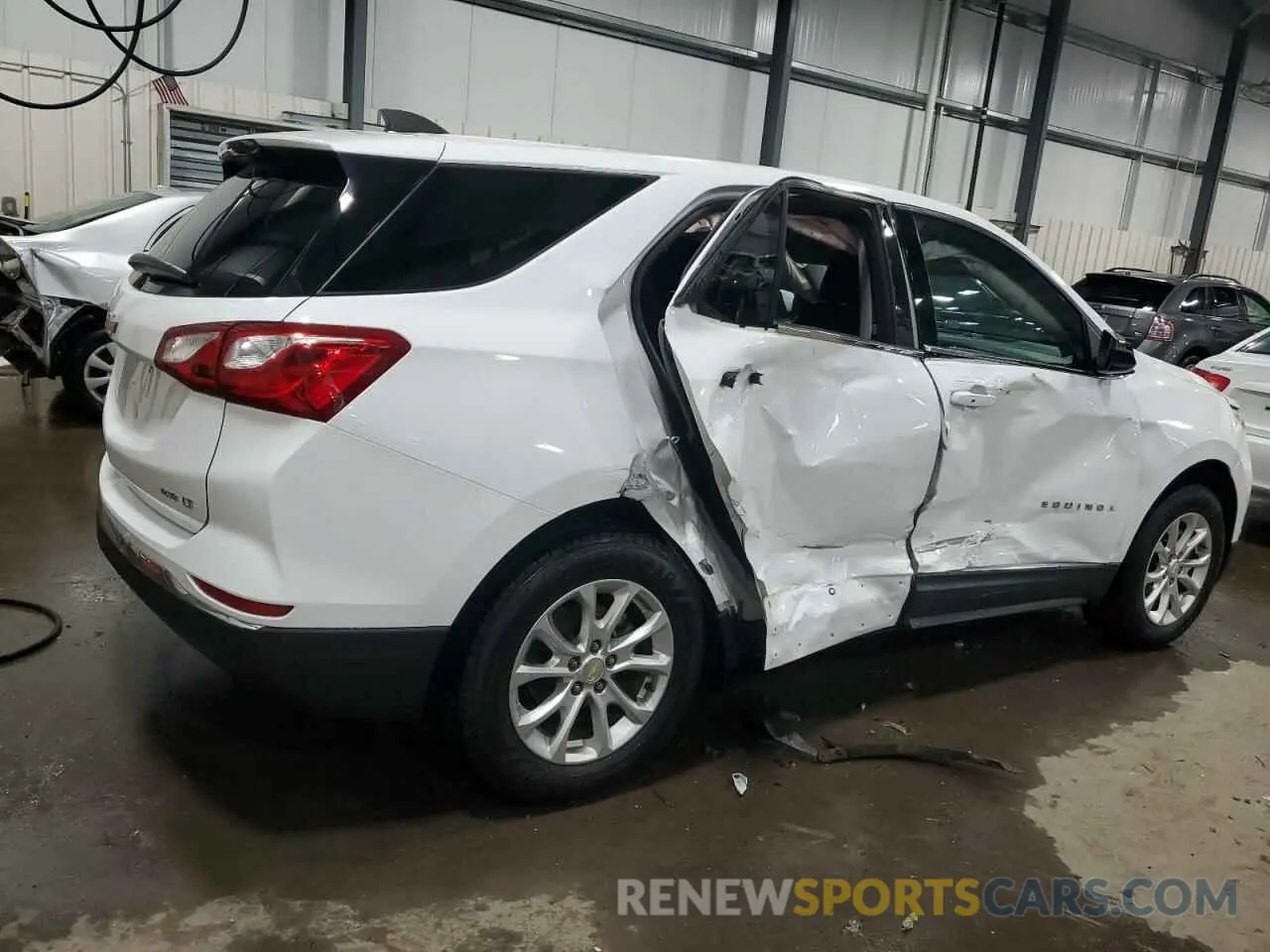 3 fotografías del automóvil dañado 2GNAXUEV0L6105054 CHEVROLET EQUINOX 2020