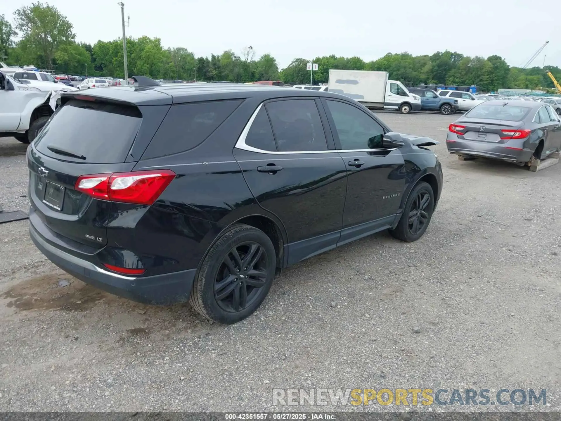 4 fotografías del automóvil dañado 2GNAXUEV0L6107063 CHEVROLET EQUINOX 2020