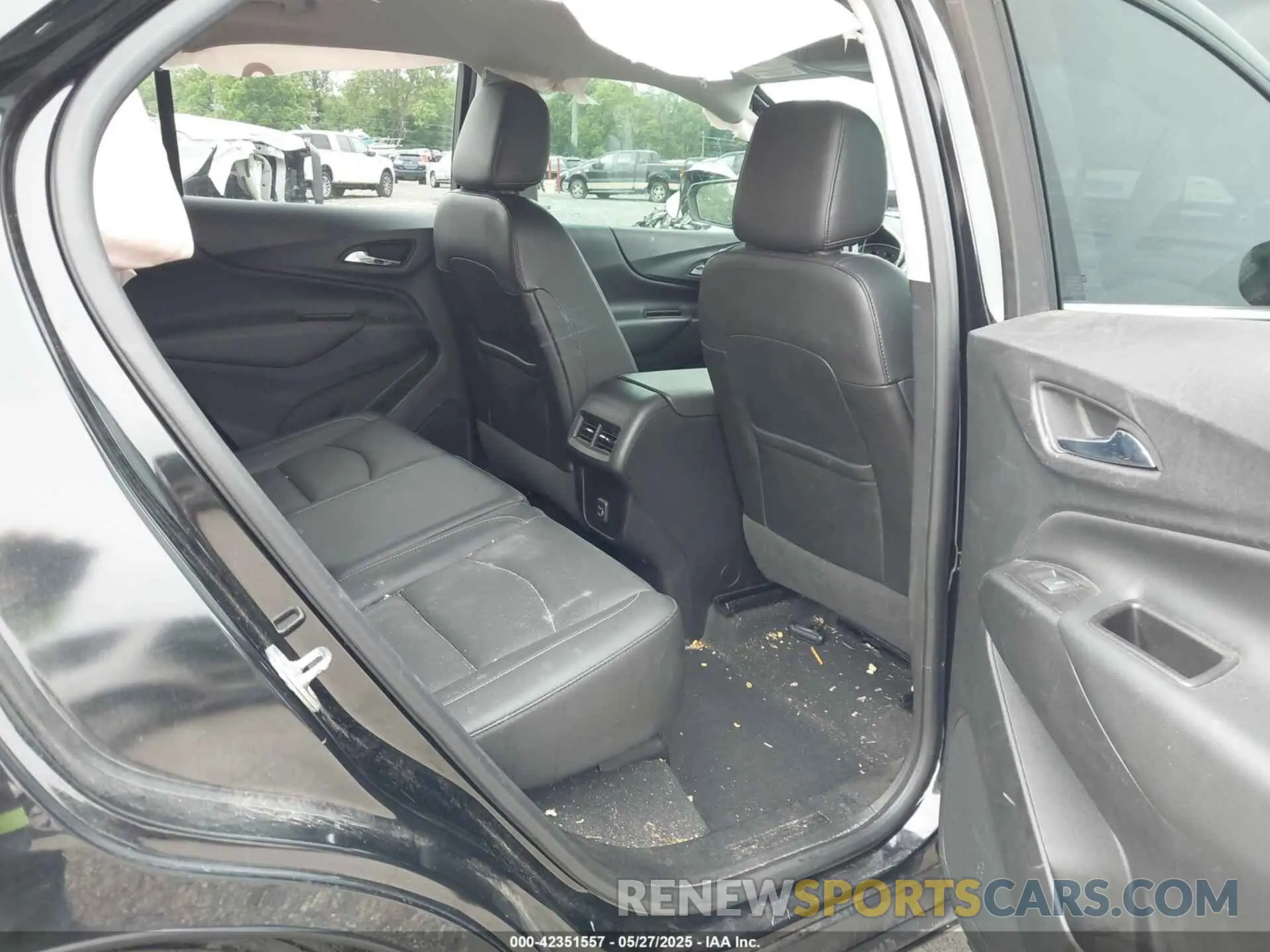 8 fotografías del automóvil dañado 2GNAXUEV0L6107063 CHEVROLET EQUINOX 2020