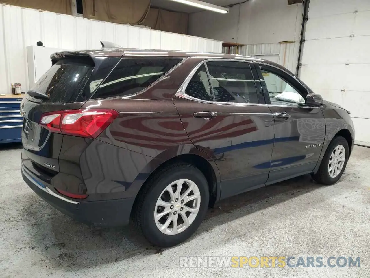3 fotografías del automóvil dañado 2GNAXUEV0L6147157 CHEVROLET EQUINOX 2020