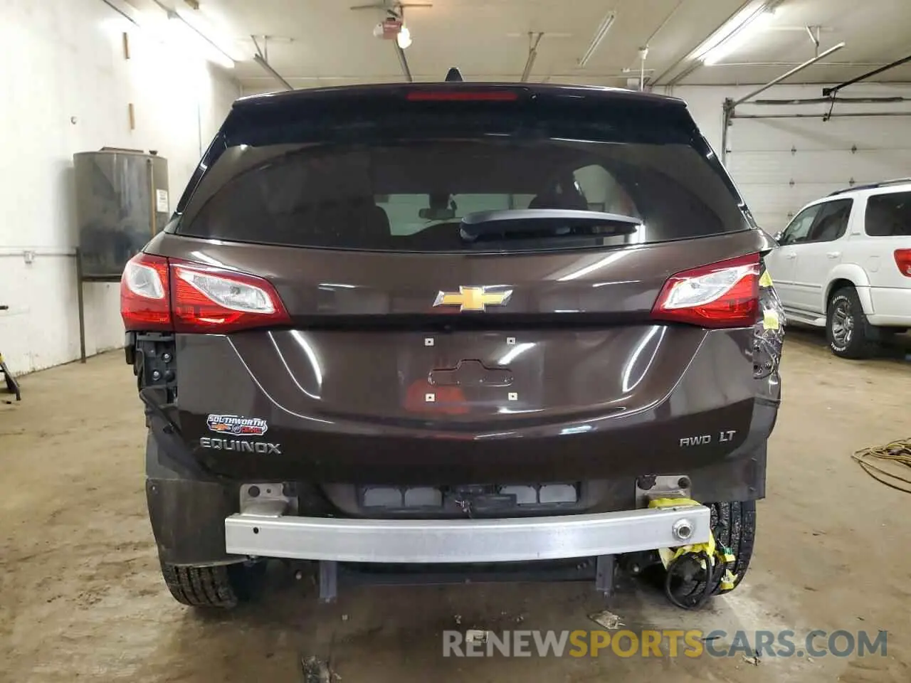 6 fotografías del automóvil dañado 2GNAXUEV0L6152651 CHEVROLET EQUINOX 2020