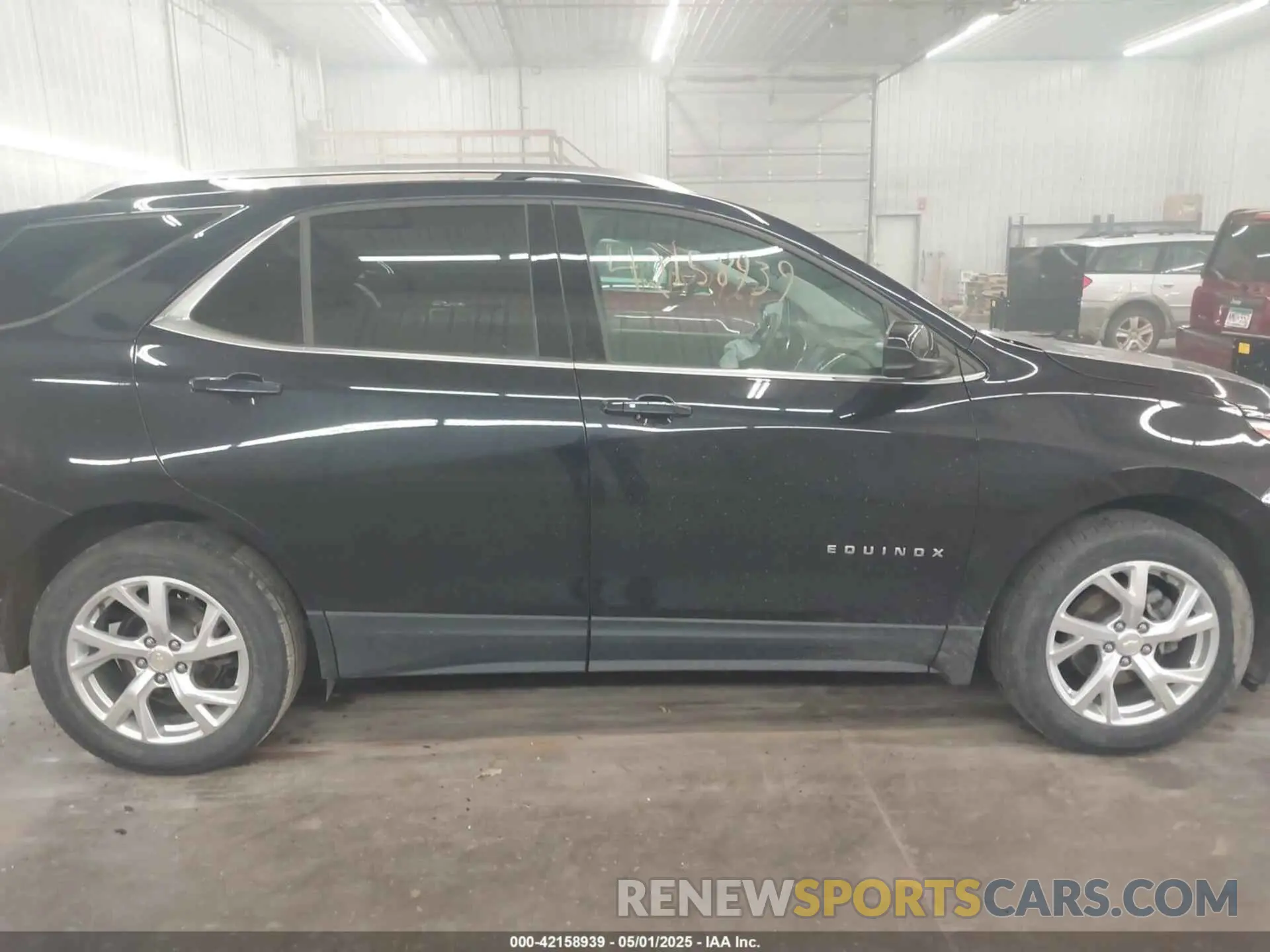 14 fotografías del automóvil dañado 2GNAXUEV1L6125703 CHEVROLET EQUINOX 2020