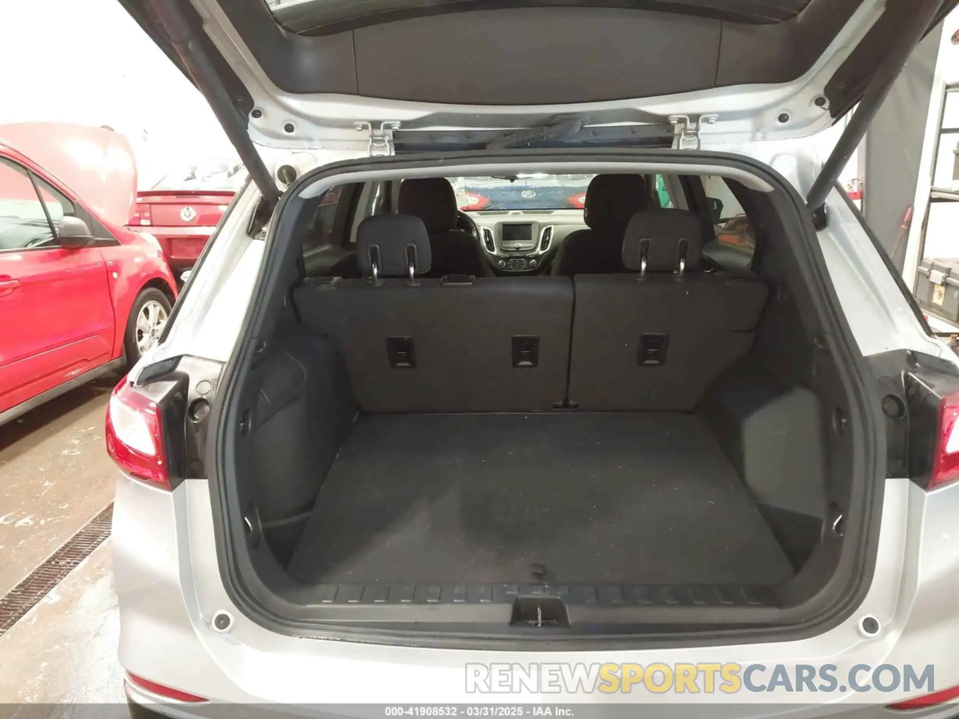 17 fotografías del automóvil dañado 2GNAXUEV1L6170821 CHEVROLET EQUINOX 2020