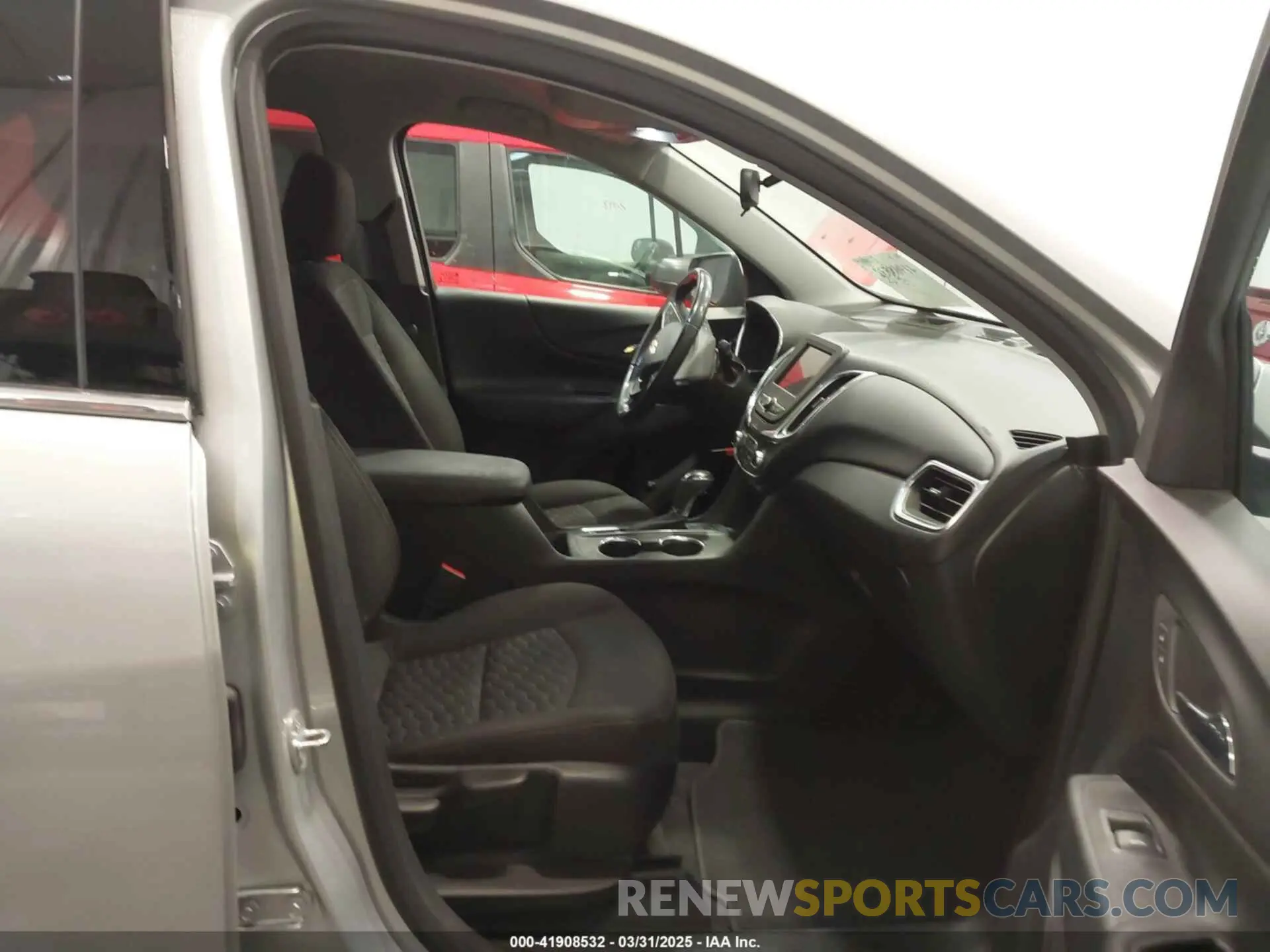5 fotografías del automóvil dañado 2GNAXUEV1L6170821 CHEVROLET EQUINOX 2020