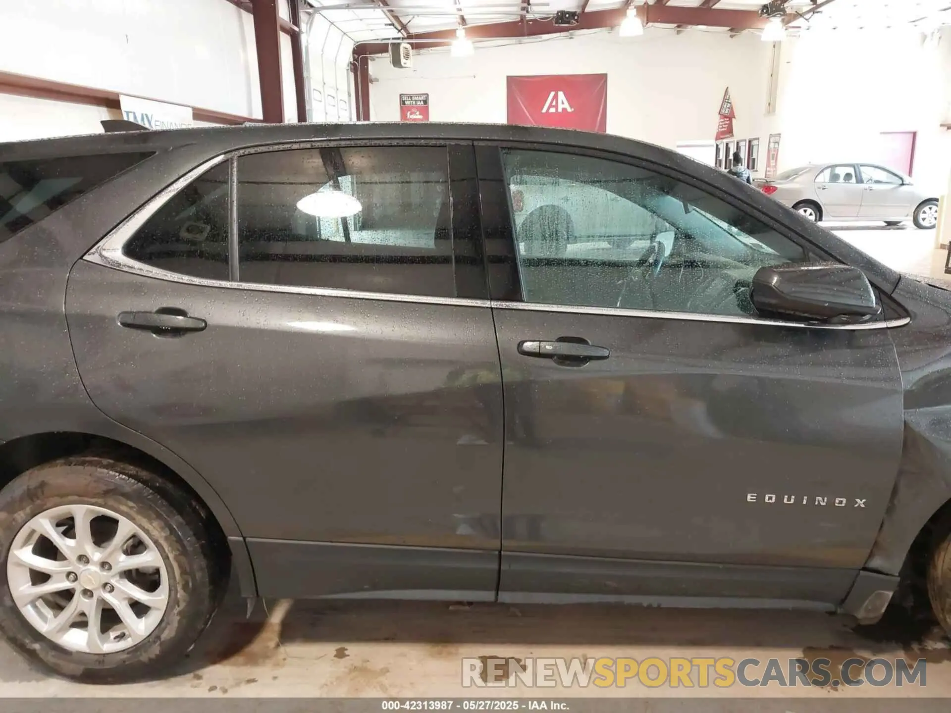 13 fotografías del automóvil dañado 2GNAXUEV1L6172018 CHEVROLET EQUINOX 2020
