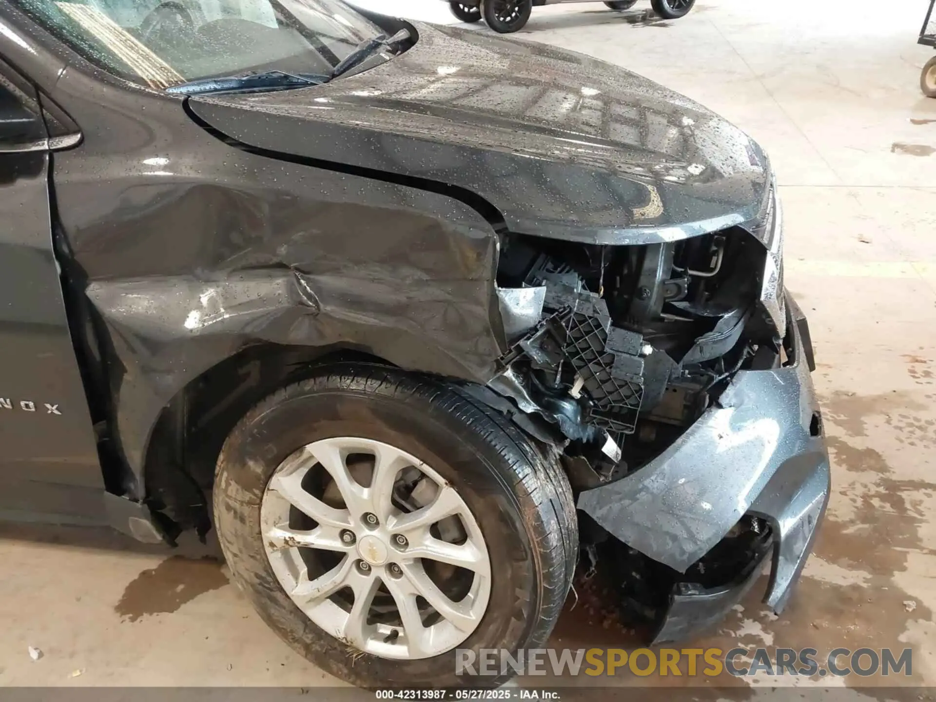 17 fotografías del automóvil dañado 2GNAXUEV1L6172018 CHEVROLET EQUINOX 2020
