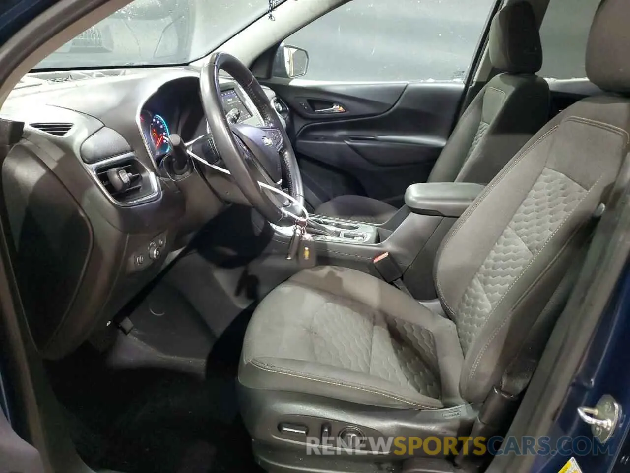 7 fotografías del automóvil dañado 2GNAXUEV1L6186775 CHEVROLET EQUINOX 2020