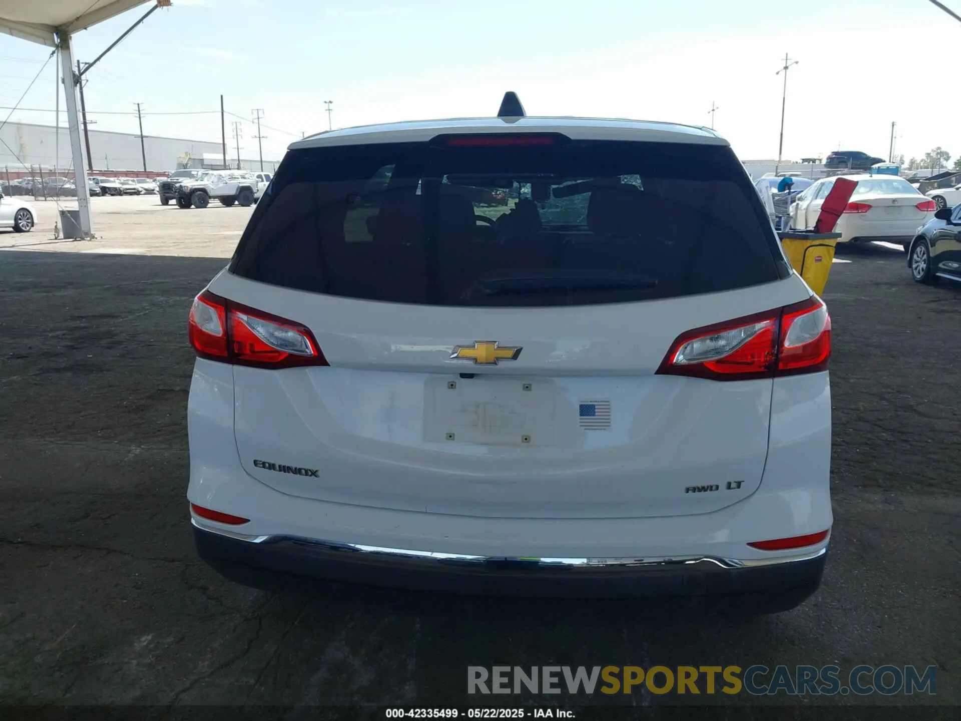 17 fotografías del automóvil dañado 2GNAXUEV1L6224067 CHEVROLET EQUINOX 2020