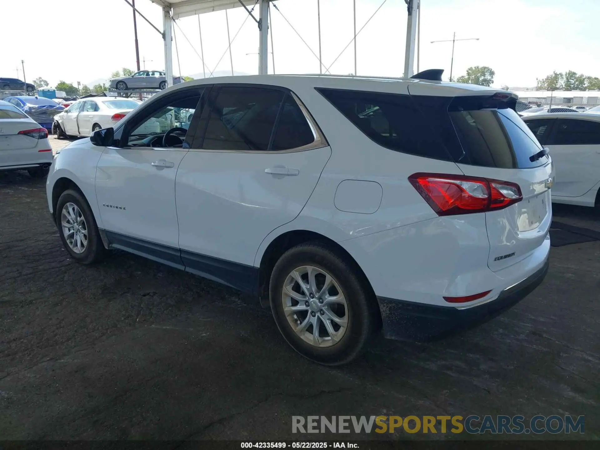 3 fotografías del automóvil dañado 2GNAXUEV1L6224067 CHEVROLET EQUINOX 2020