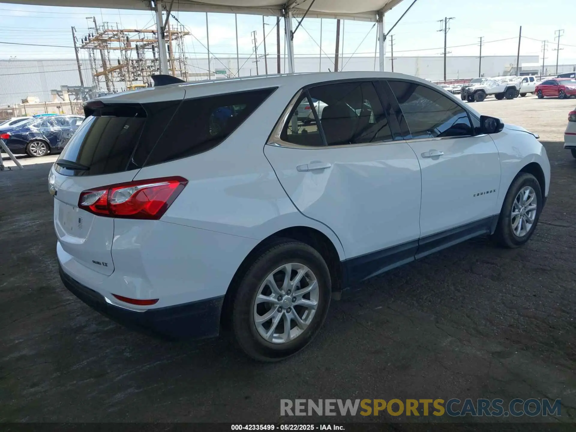 4 fotografías del automóvil dañado 2GNAXUEV1L6224067 CHEVROLET EQUINOX 2020