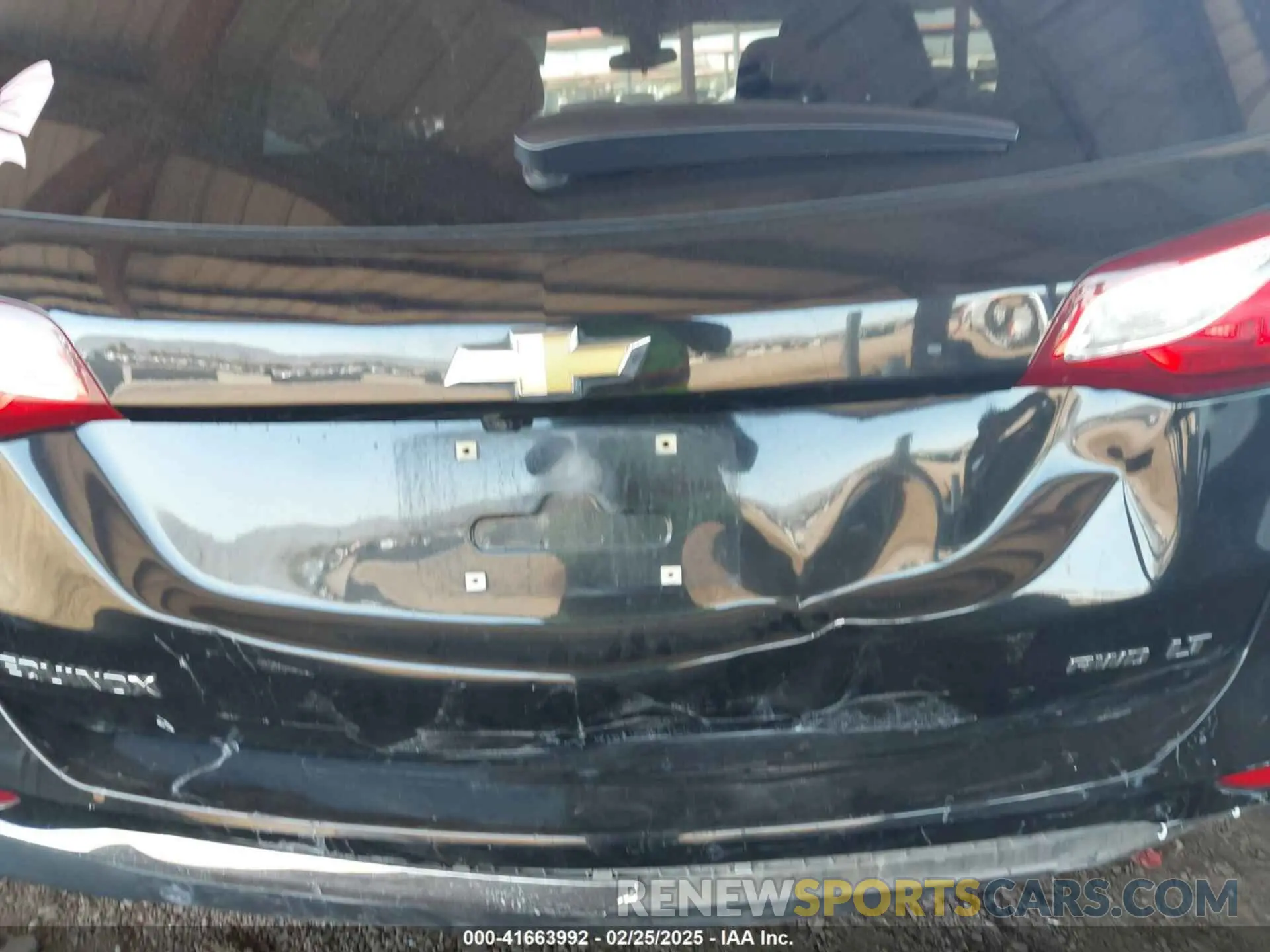 6 fotografías del automóvil dañado 2GNAXUEV2L6136869 CHEVROLET EQUINOX 2020