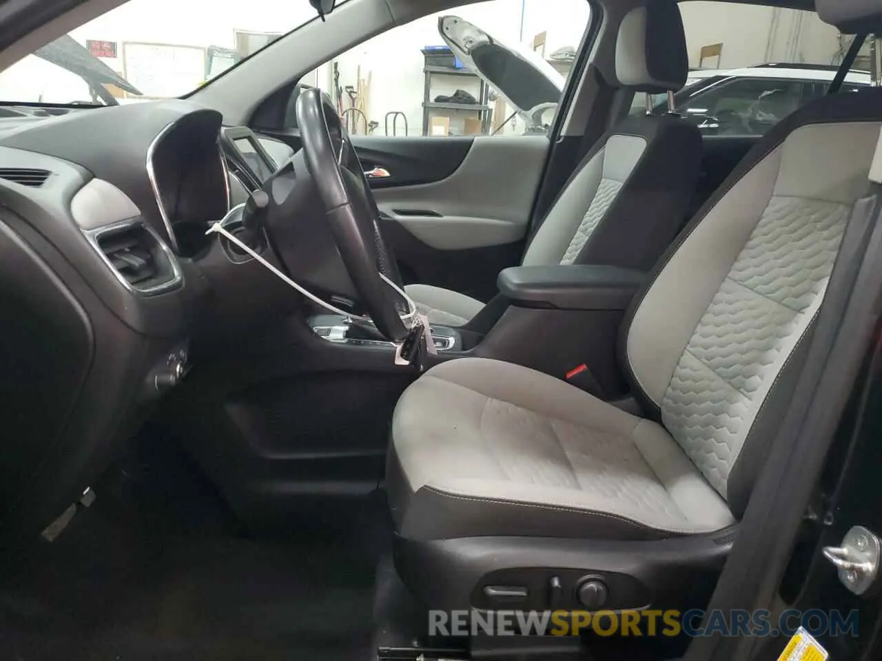 7 fotografías del automóvil dañado 2GNAXUEV2L6169483 CHEVROLET EQUINOX 2020