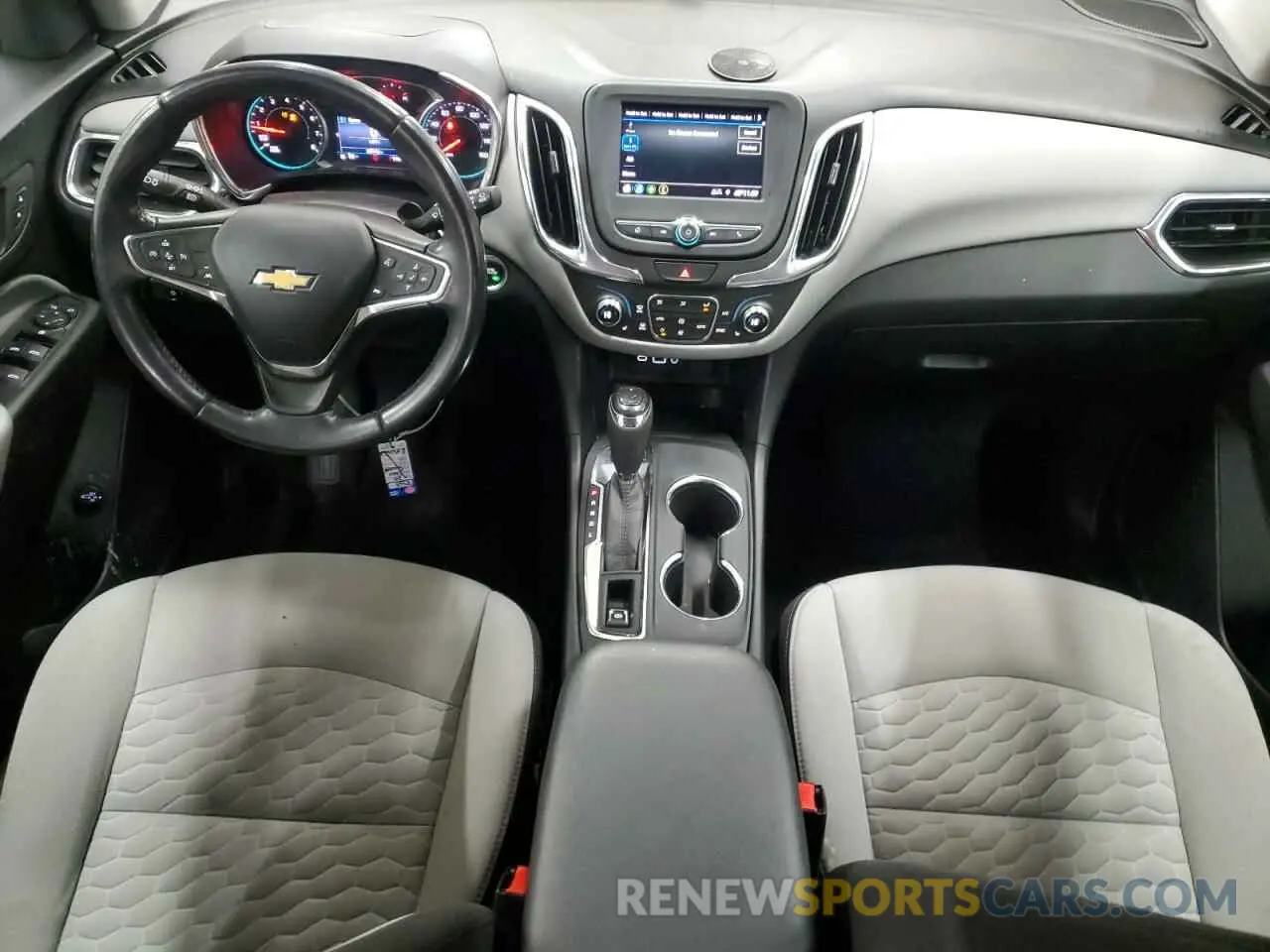 8 fotografías del automóvil dañado 2GNAXUEV2L6169483 CHEVROLET EQUINOX 2020