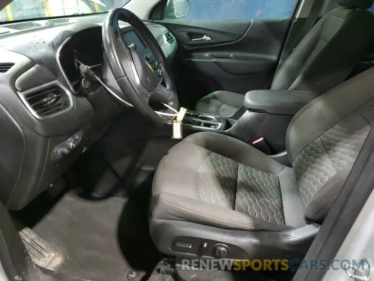 7 fotografías del automóvil dañado 2GNAXUEV2L6184727 CHEVROLET EQUINOX 2020