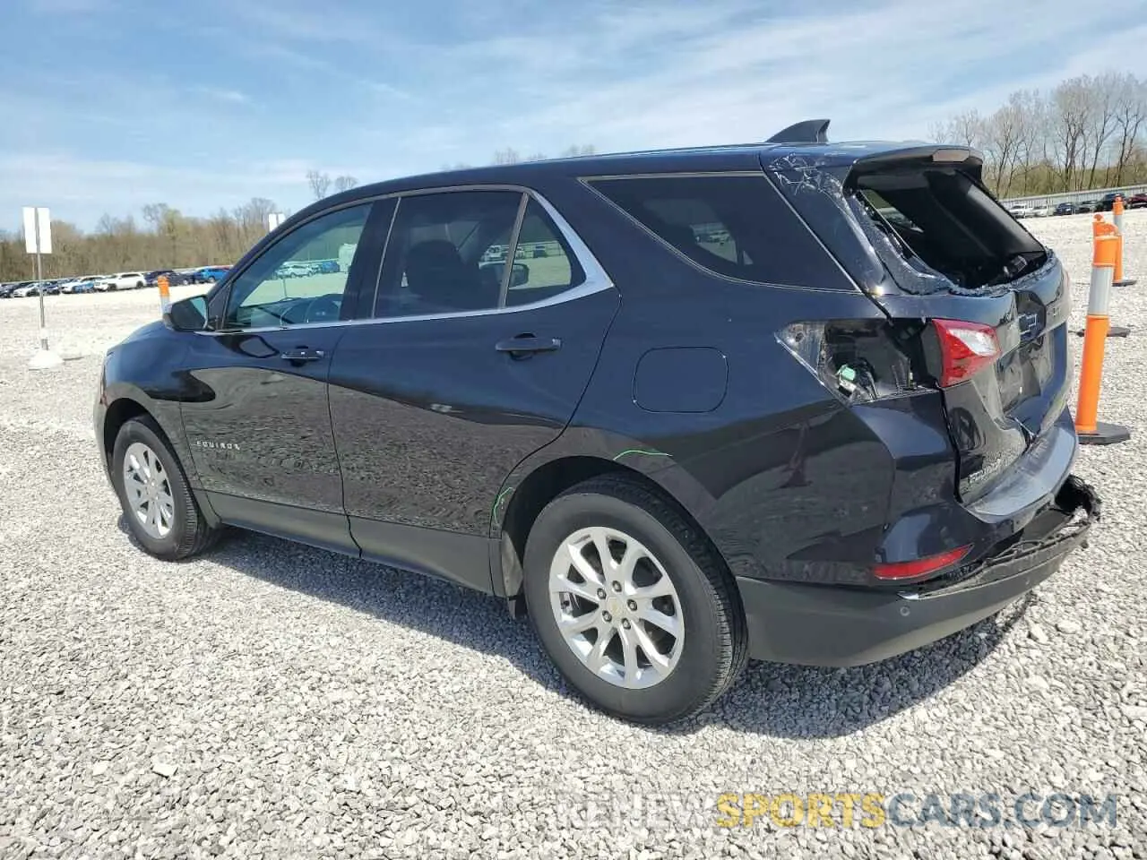 2 fotografías del automóvil dañado 2GNAXUEV2L6196781 CHEVROLET EQUINOX 2020