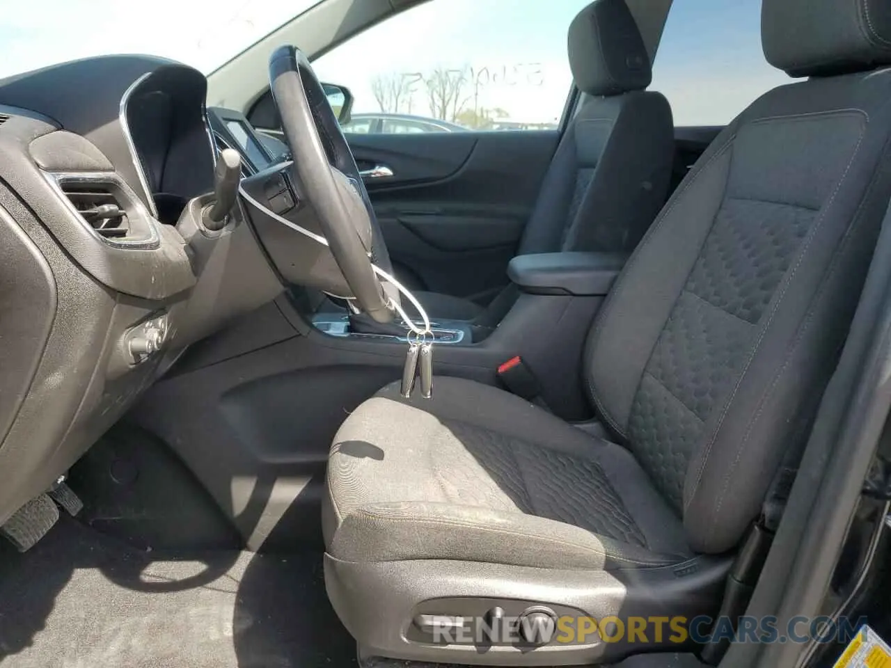 7 fotografías del automóvil dañado 2GNAXUEV2L6196781 CHEVROLET EQUINOX 2020
