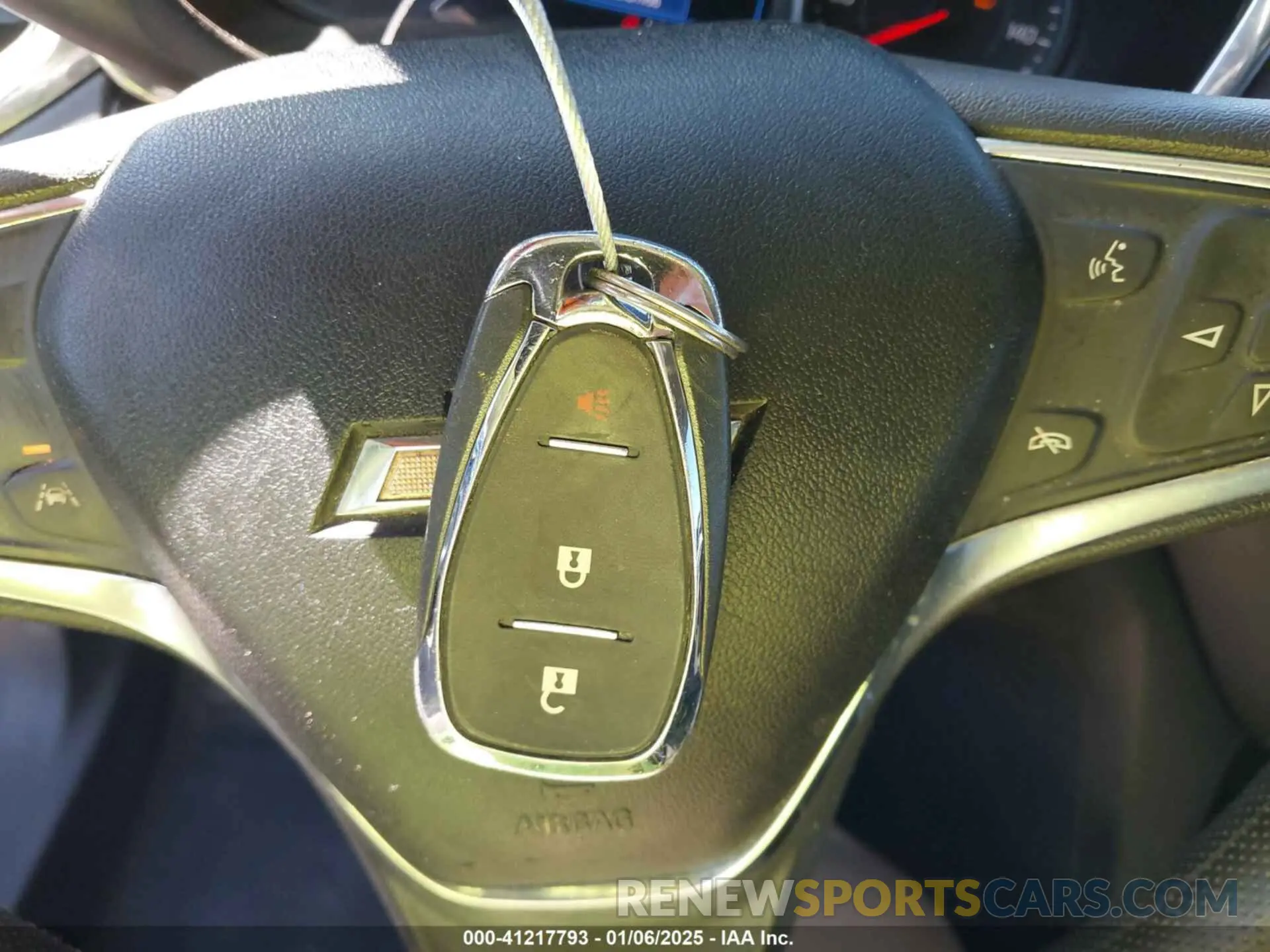 11 fotografías del automóvil dañado 2GNAXUEV2L6208430 CHEVROLET EQUINOX 2020