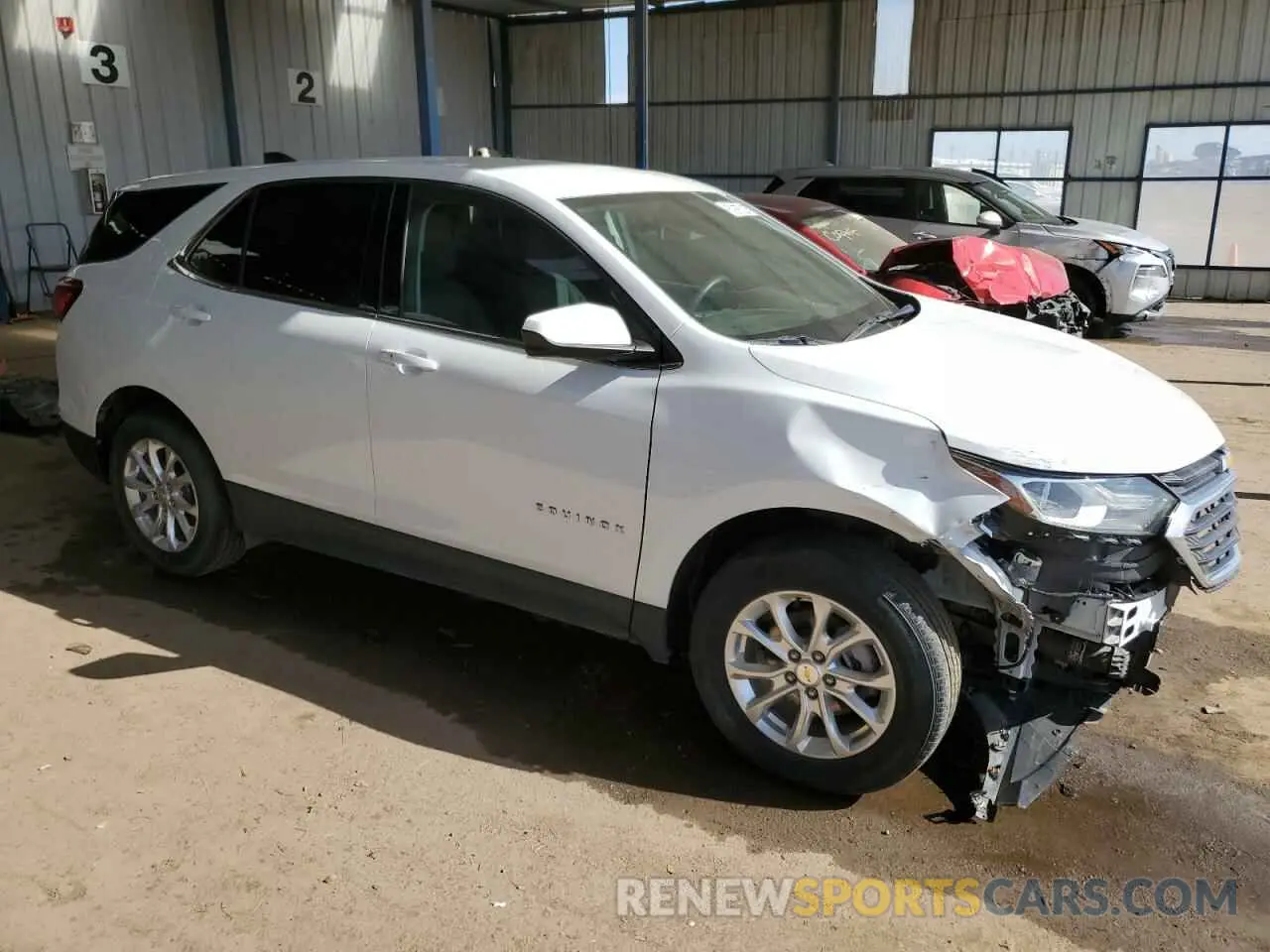 4 fotografías del automóvil dañado 2GNAXUEV2L6236308 CHEVROLET EQUINOX 2020