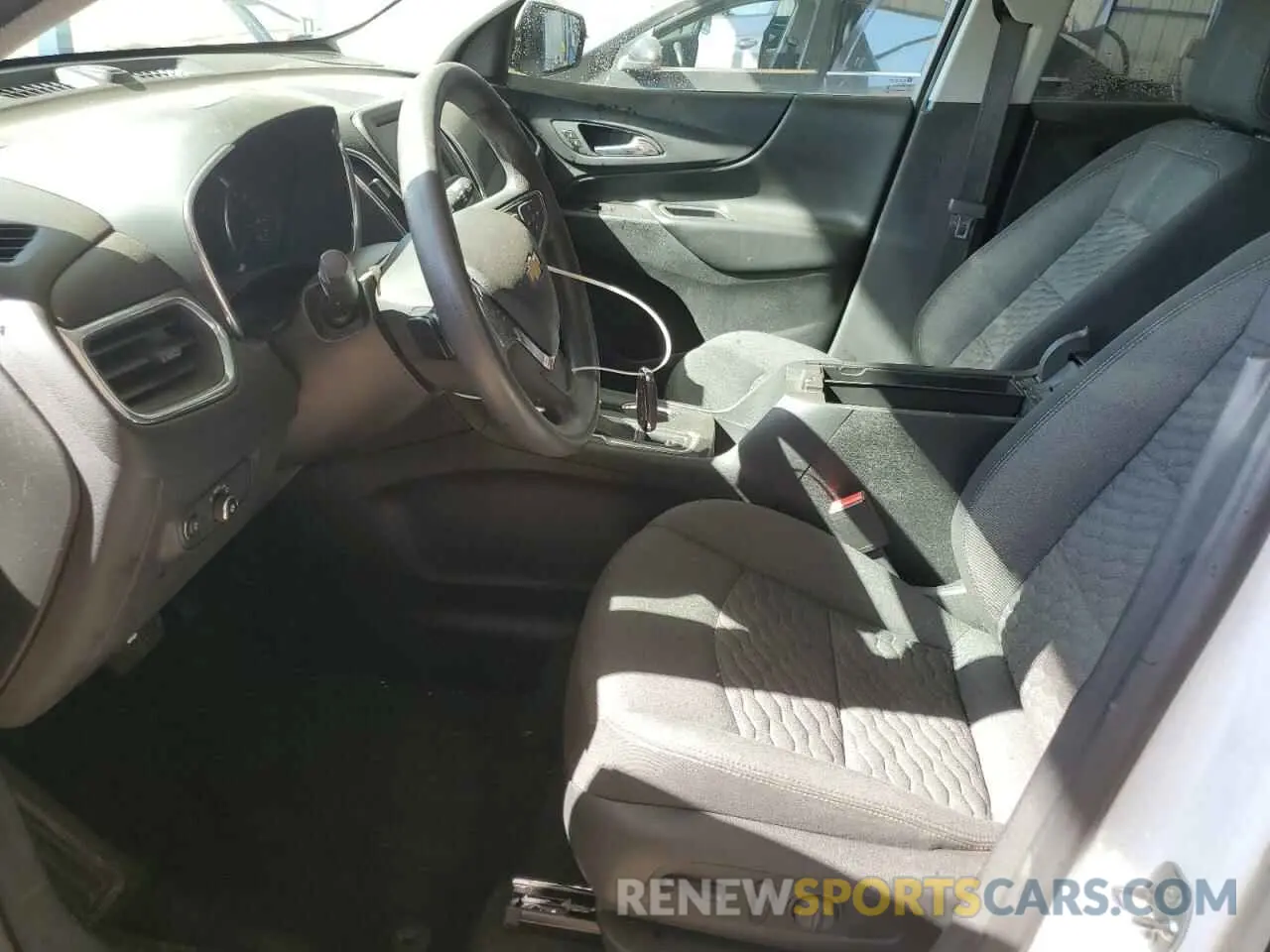 7 fotografías del automóvil dañado 2GNAXUEV2L6236308 CHEVROLET EQUINOX 2020